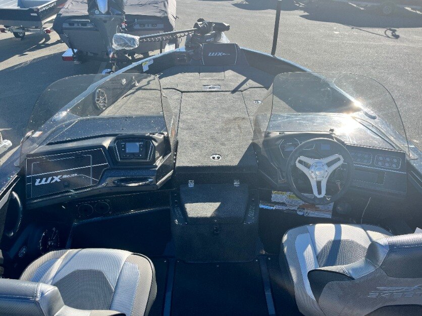 Skeeter WX2060 F Yamaha 250 V Max and 9.9 kicker