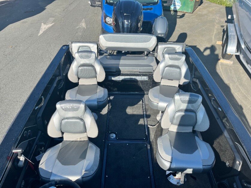 Skeeter WX2060 F Yamaha 250 V Max and 9.9 kicker