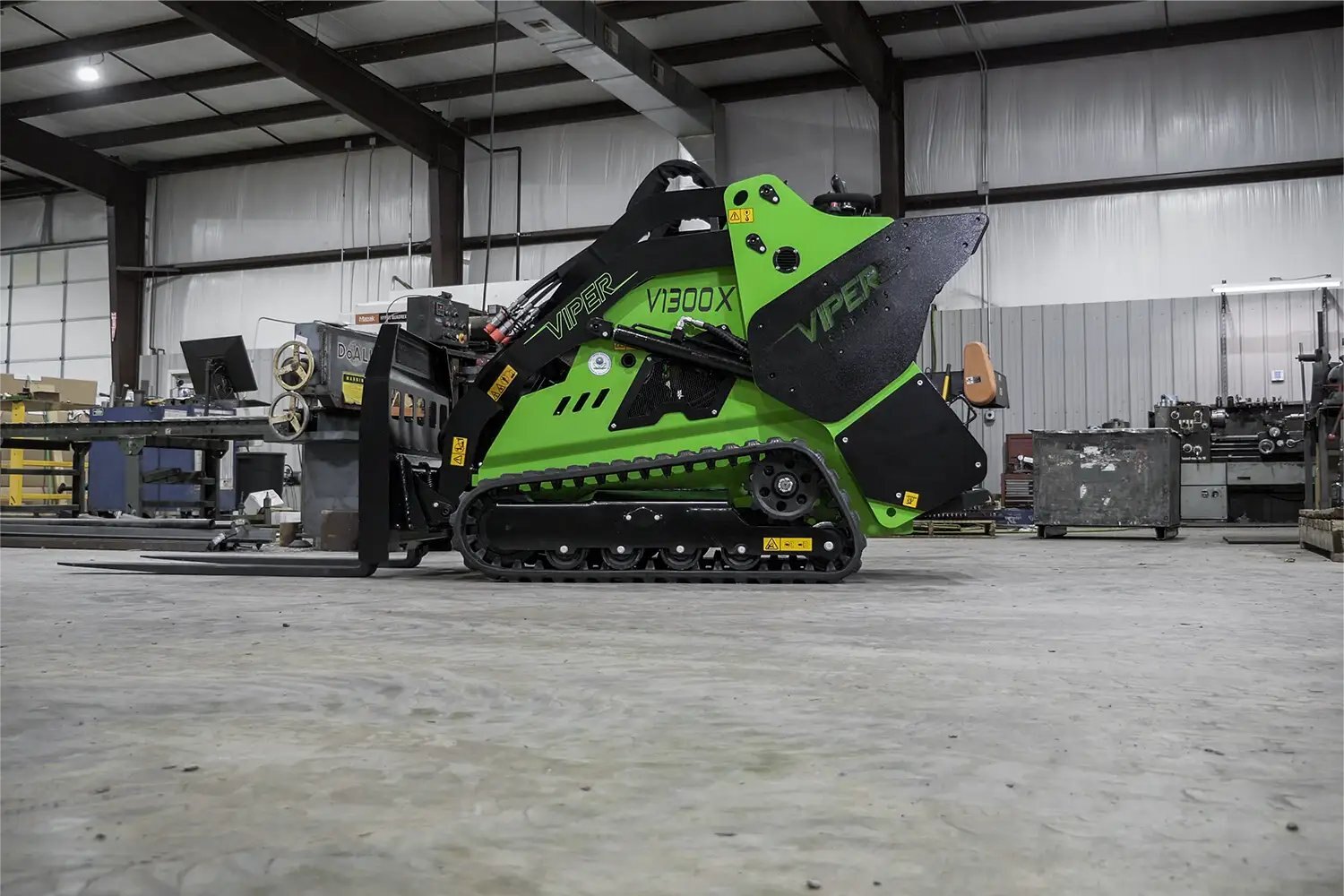 VIPER LOADER YANMAR DIESEL 25HP SELF LEVEL BOOM