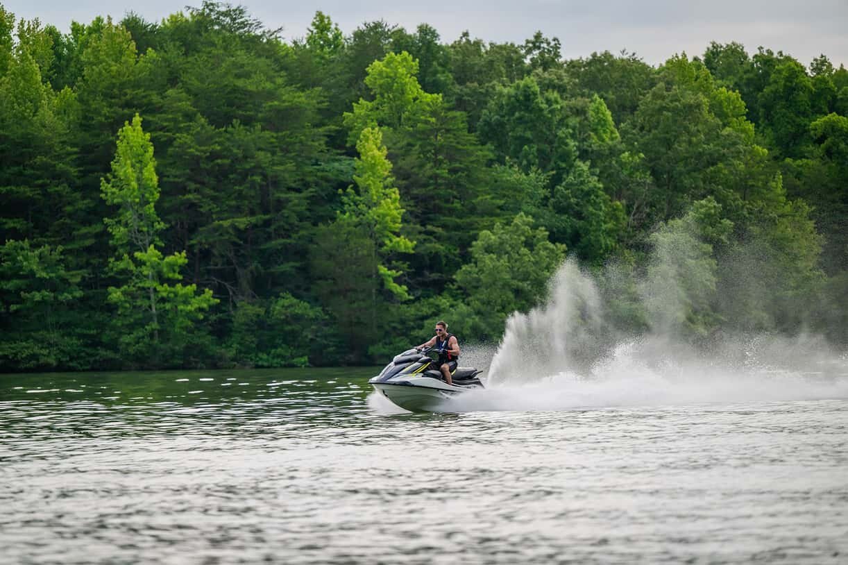 2025 Yamaha GP HO Torch Red