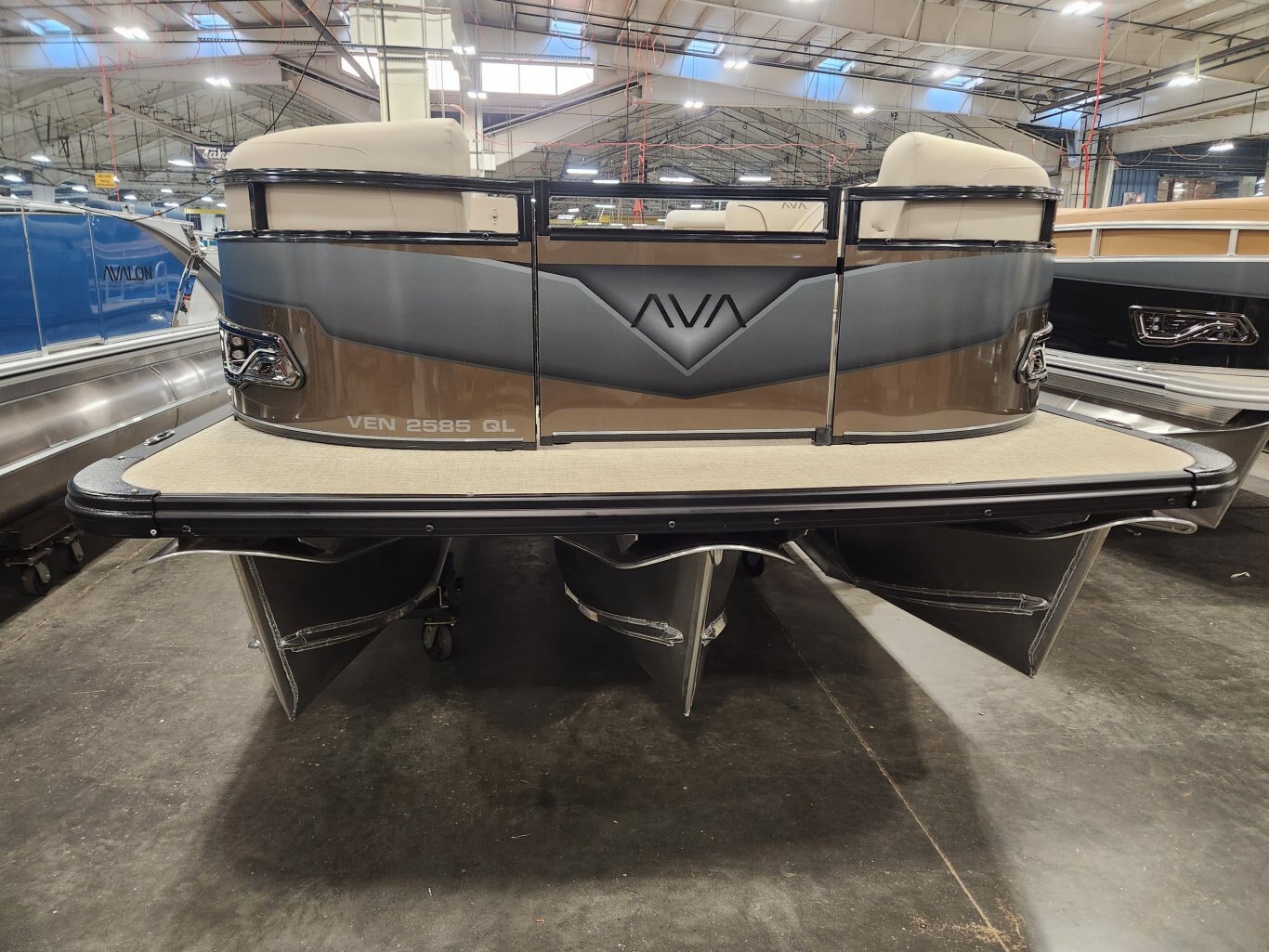2026 Avalon 23 Venture 85 Quad Lounger Espresso
