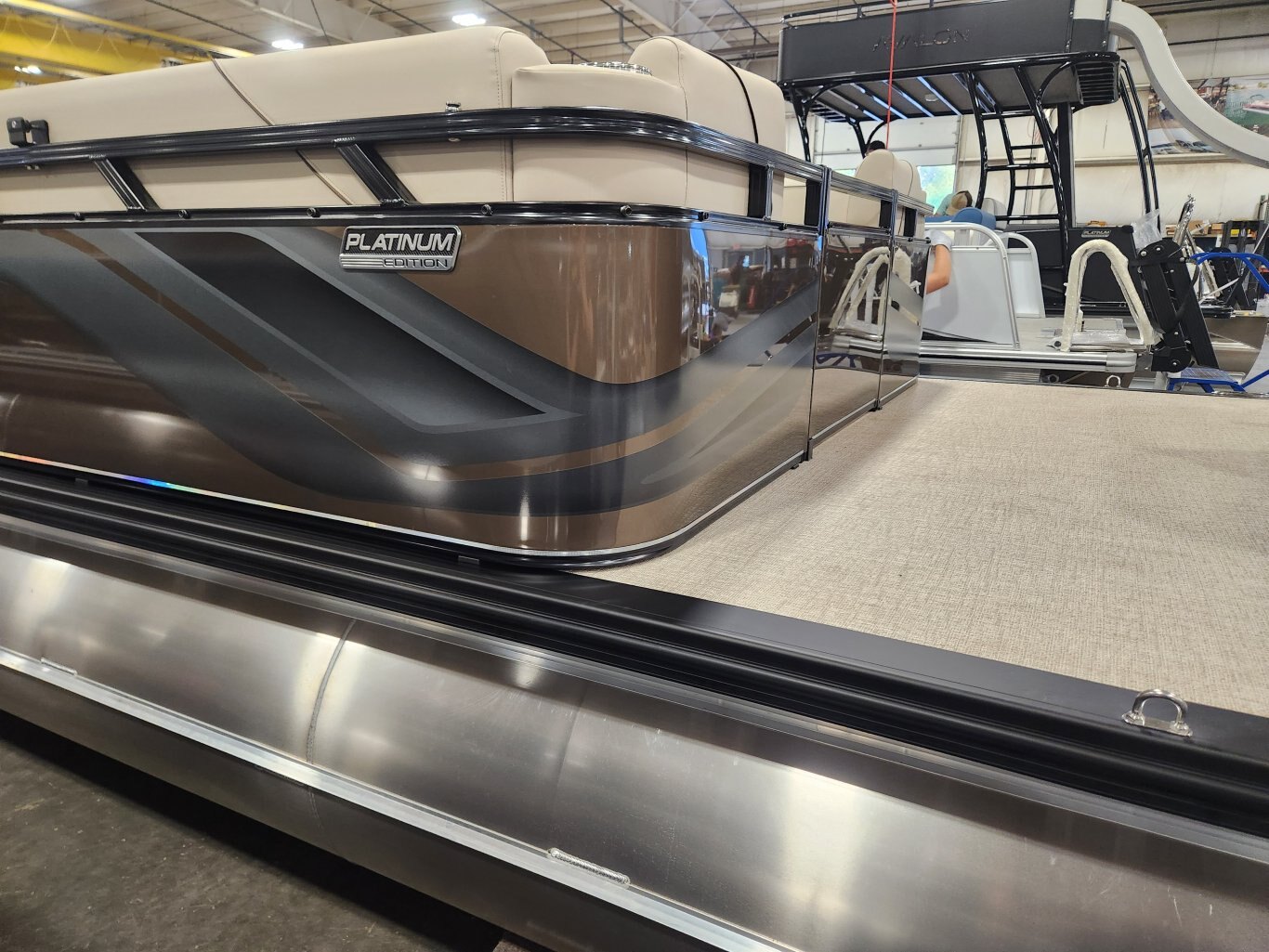 2026 Avalon 23 Venture 85 Quad Lounger Espresso