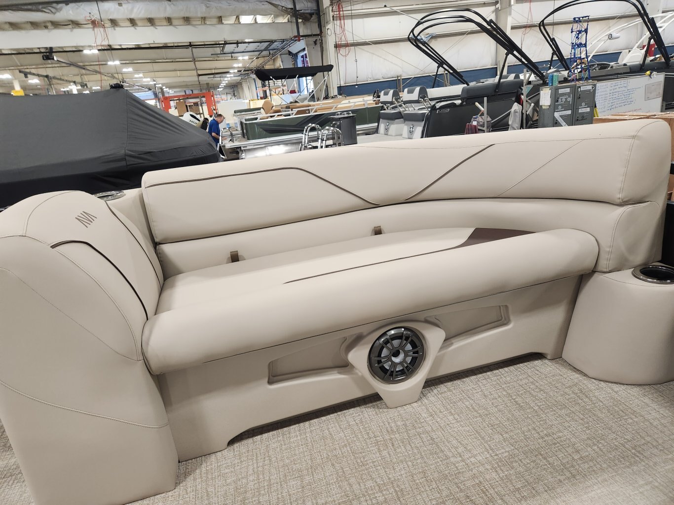 2026 Avalon 23 Venture 85 Quad Lounger Espresso