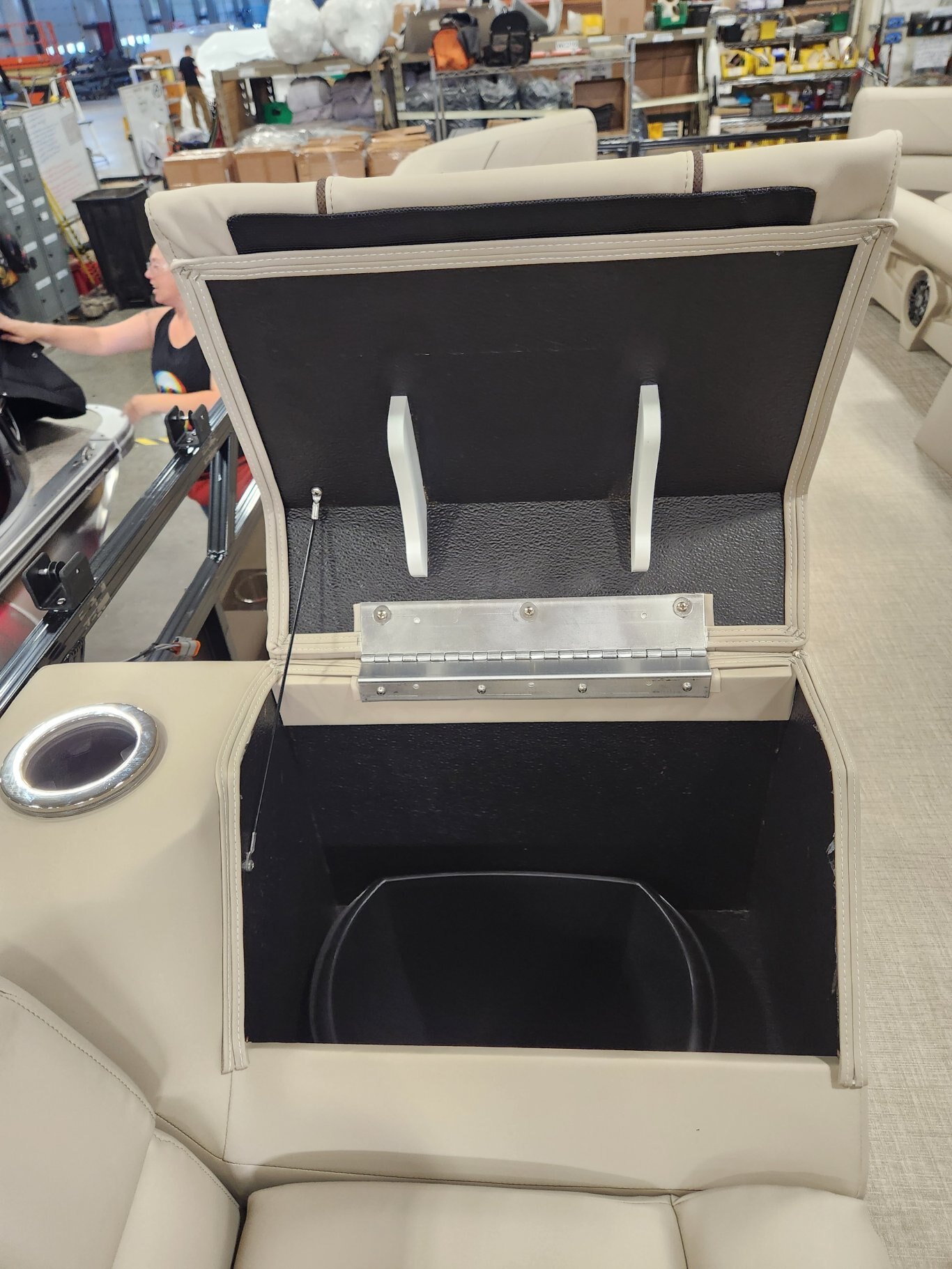 2026 Avalon 23 Venture 85 Quad Lounger Espresso