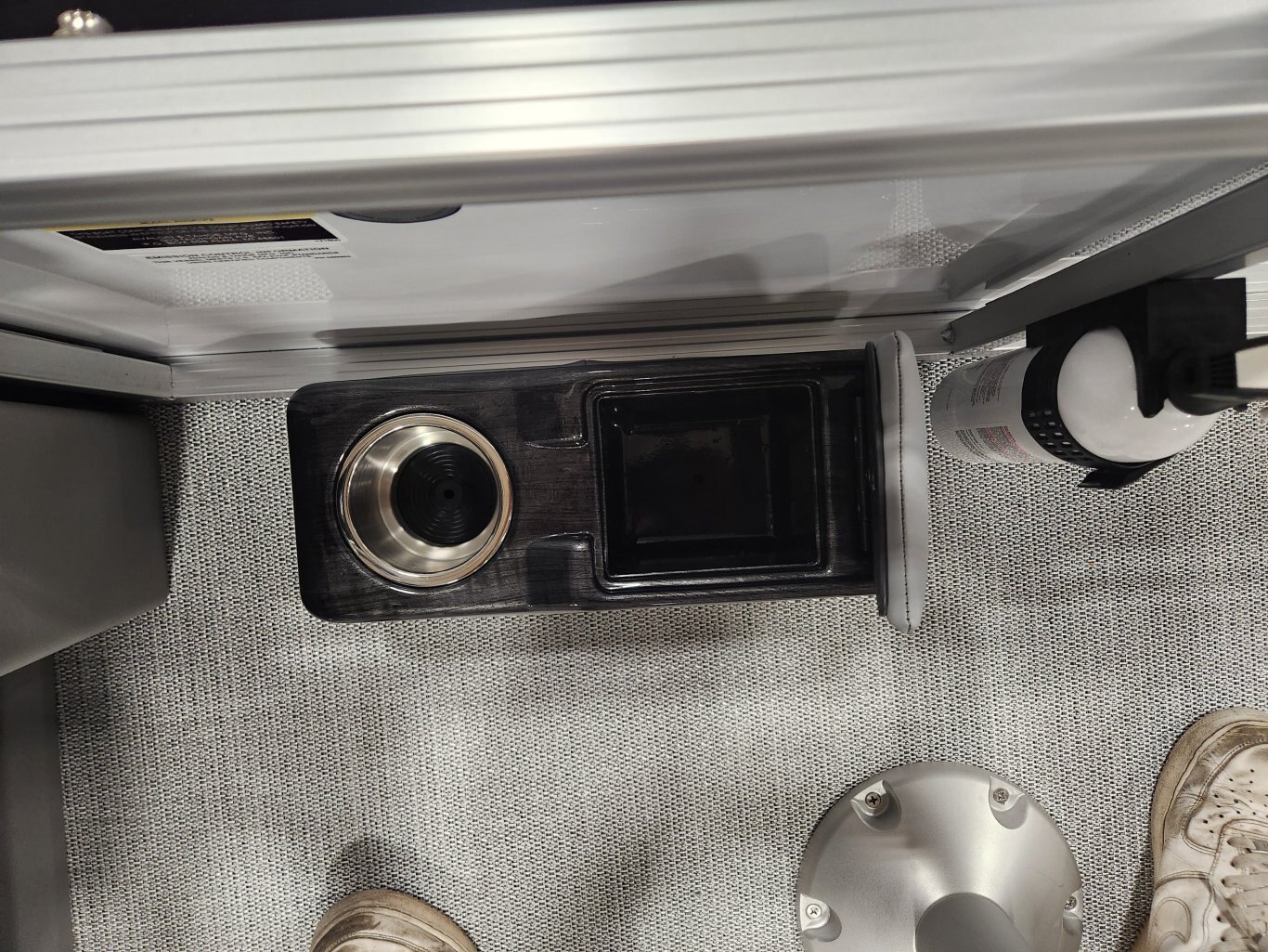 2025 Avalon 19 Venture Cruise Rear Bench (60HP)