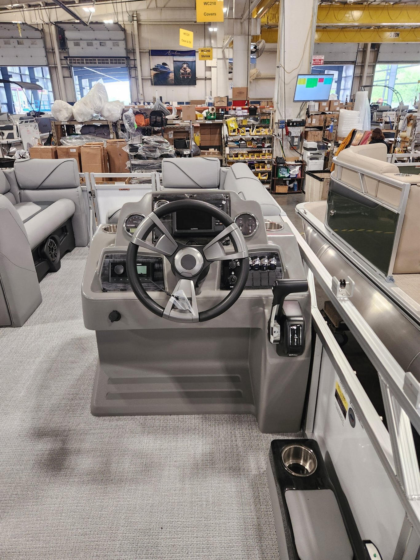 2025 Avalon 19 Venture Cruise Rear Bench (60HP)