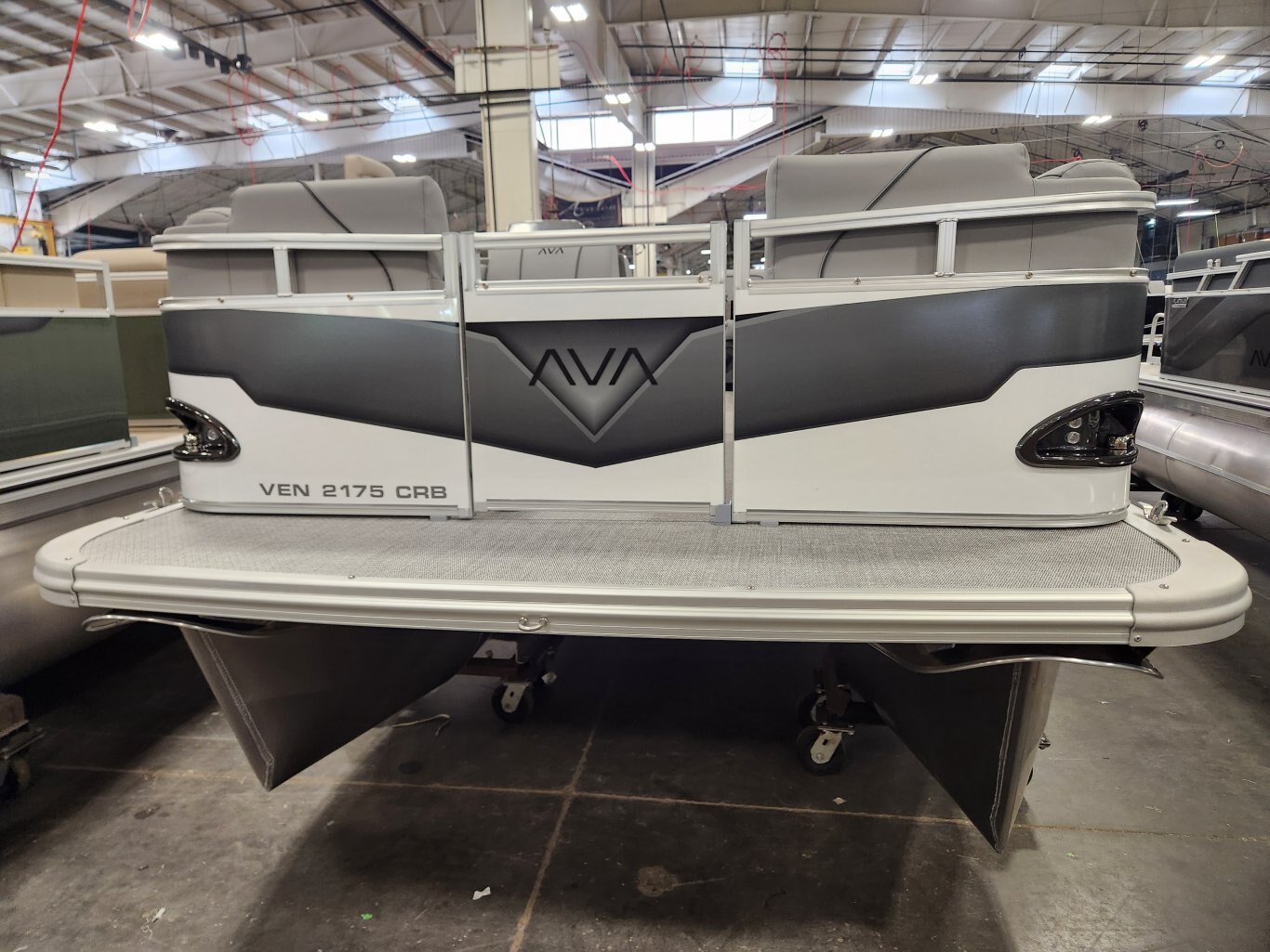 2025 Avalon 19 Venture Cruise Rear Bench (60HP)
