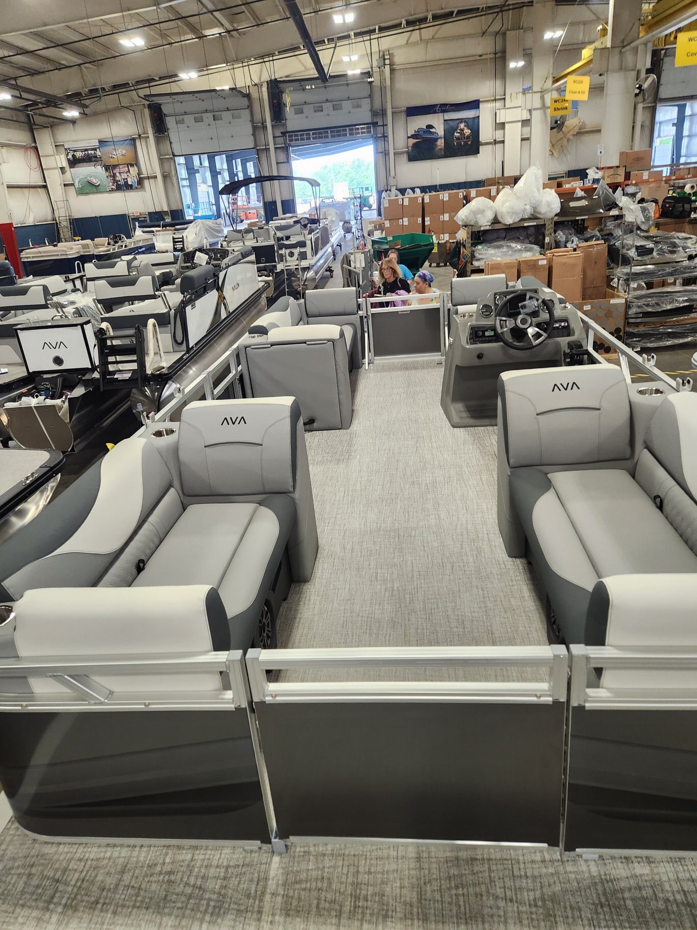 2025 Avalon 21 Venture Quad Lounger (75HP) Koolfab Charcoal