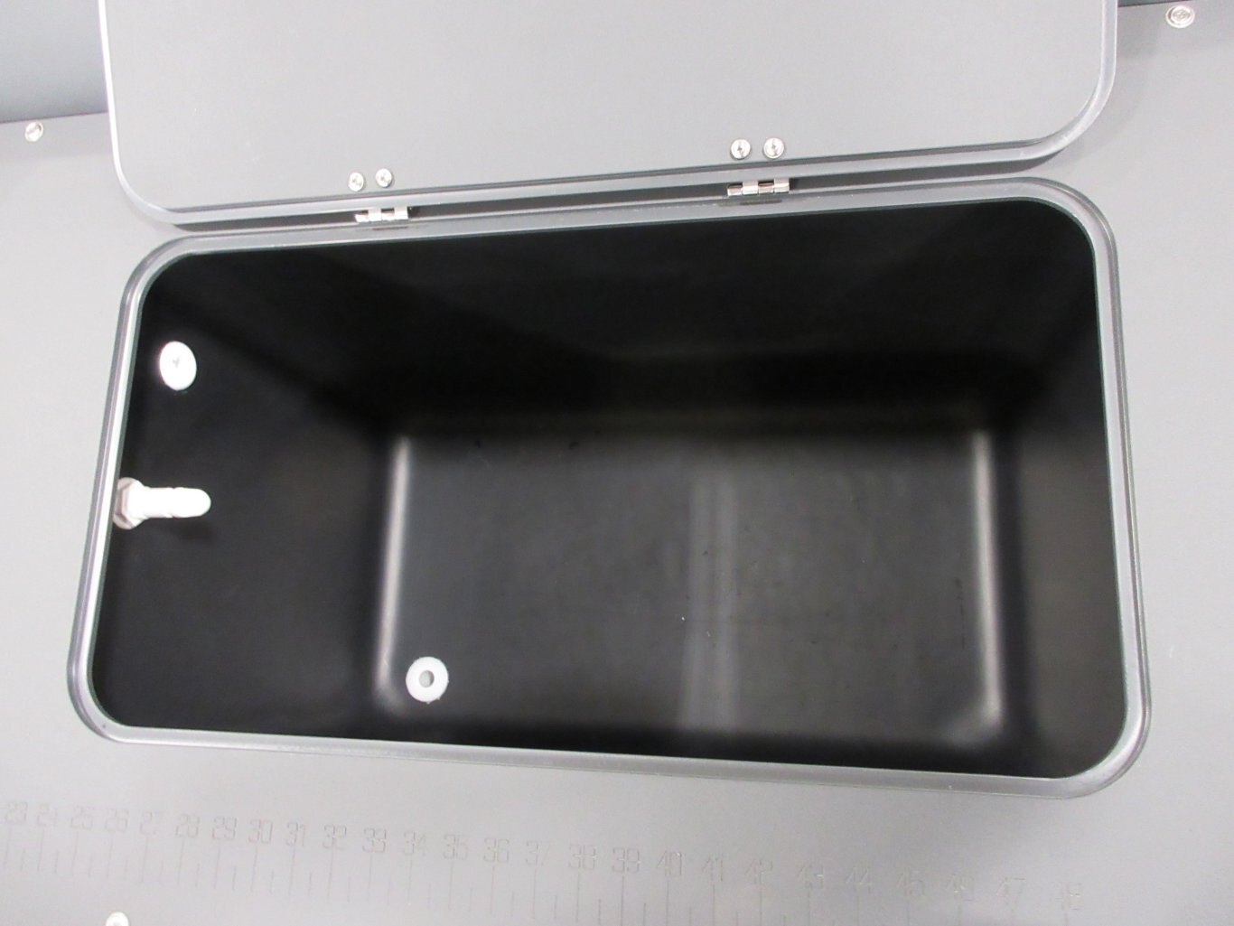 2025 Avalon 23 Venture 85 Rear Fish (115HP) Koolfab Charcoal