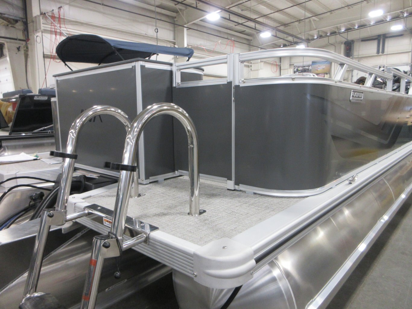 2025 Avalon 23 Venture 85 Rear Fish (115HP) Koolfab Charcoal