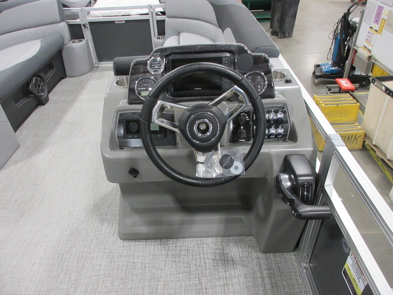 2025 Avalon 23 Venture 85 Rear Fish (115HP) Koolfab Charcoal