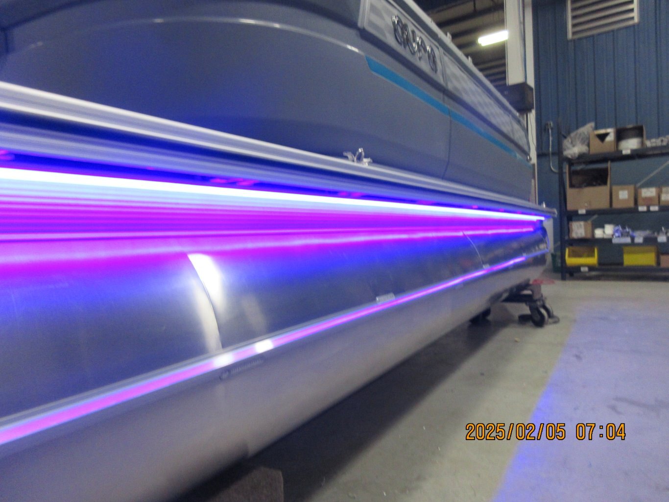 2025 Avalon 21 Aura Quad Lounger (60 HP) Glacier Teal