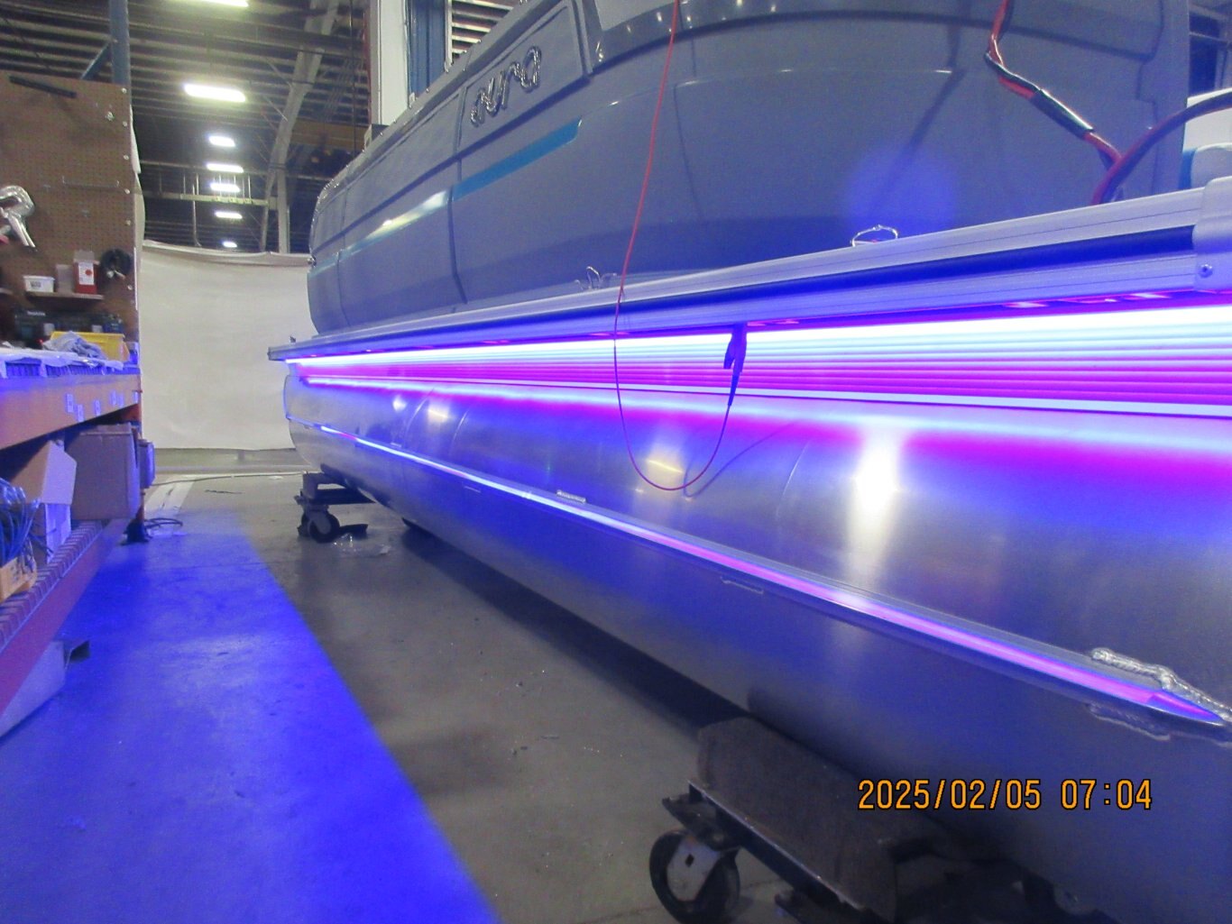 2025 Avalon 21 Aura Quad Lounger (60 HP) Glacier Teal