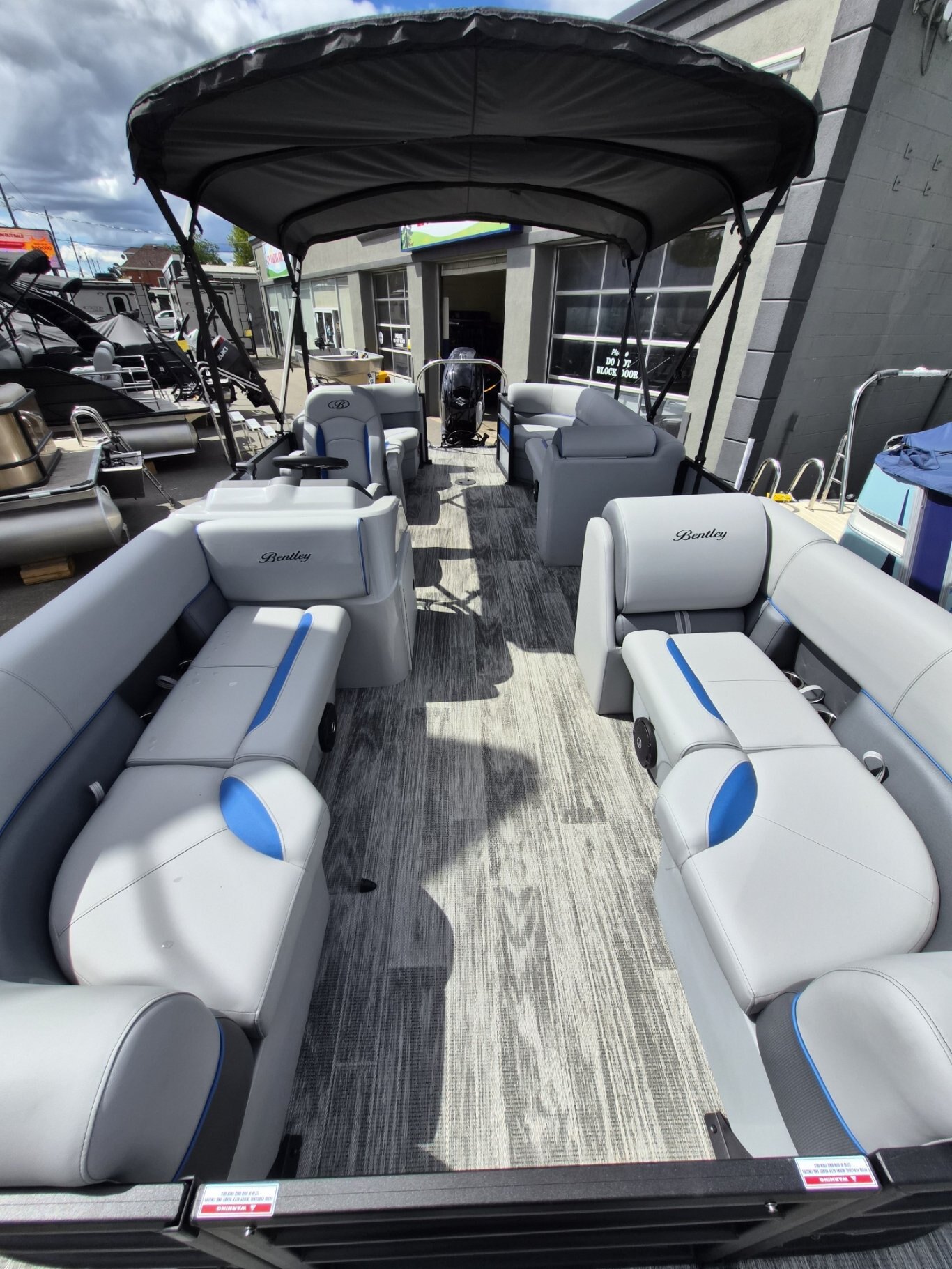 Bentley BOLT 223 with Suzuki DF150