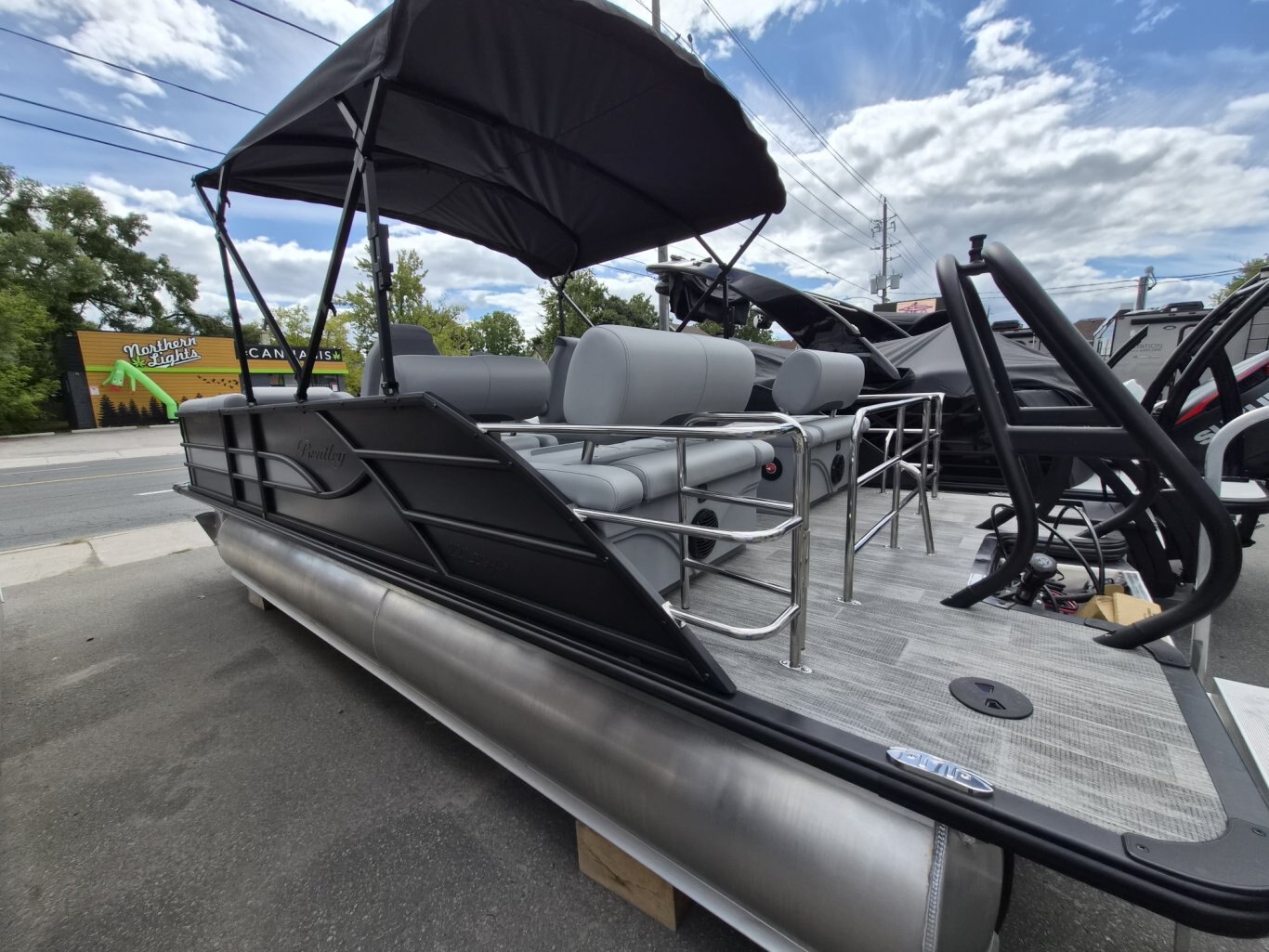 Gorgeous 2026 Bentley 223 Quad Swing Back with Suzuki DF140 Stealth