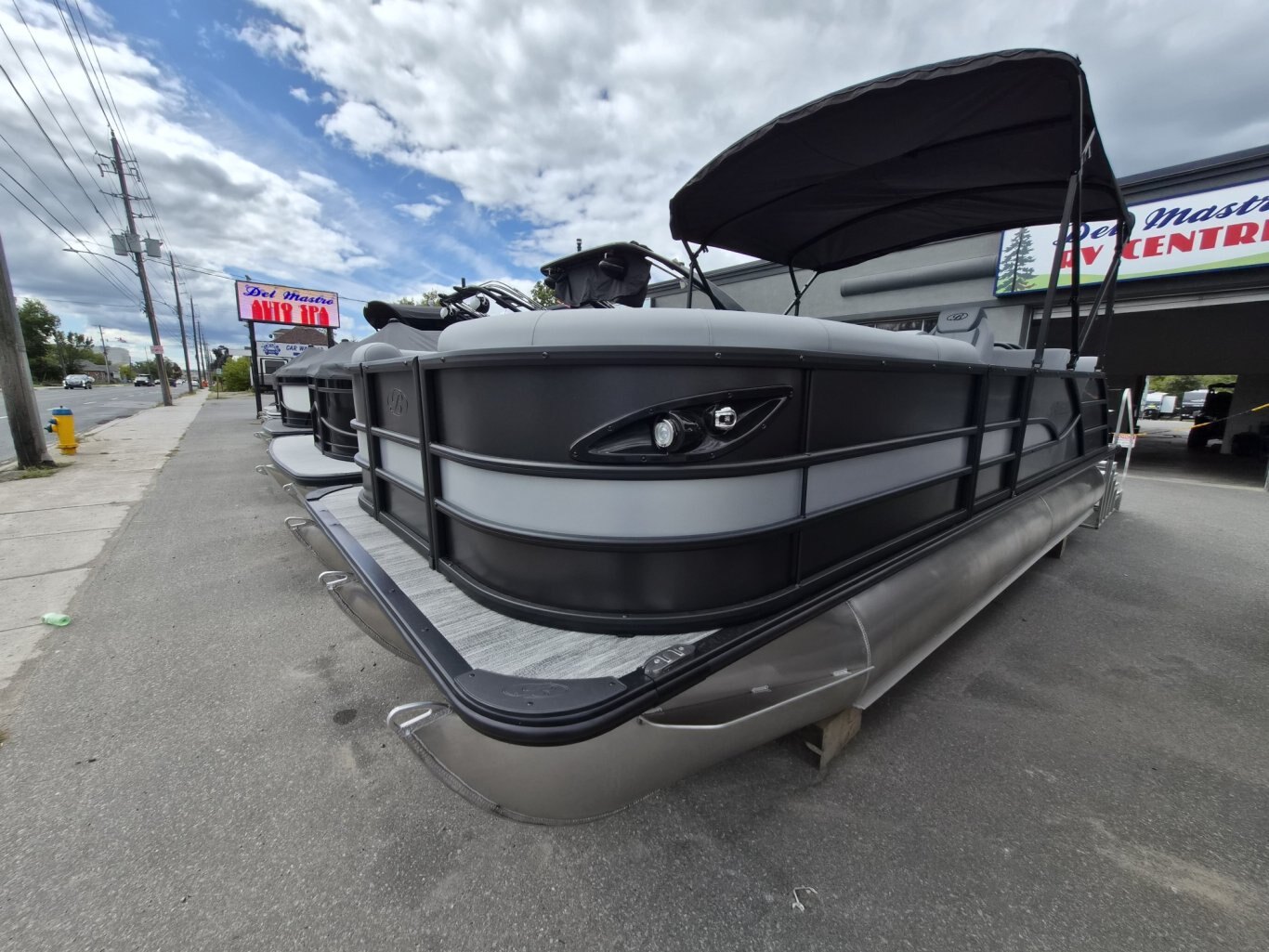 Gorgeous 2026 Bentley 223 Quad Swing Back with Suzuki DF140 Stealth