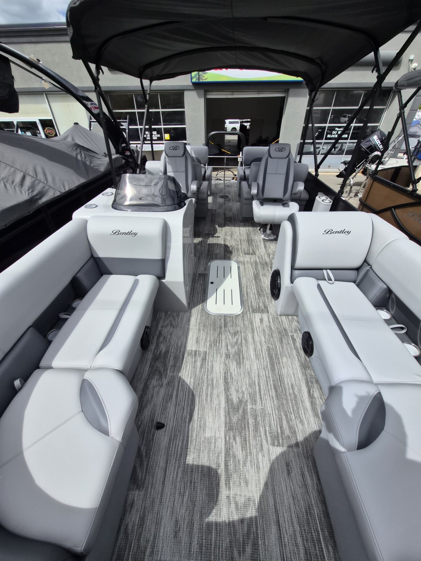 Gorgeous 2026 Bentley 223 Quad Swing Back with Suzuki DF140 Stealth