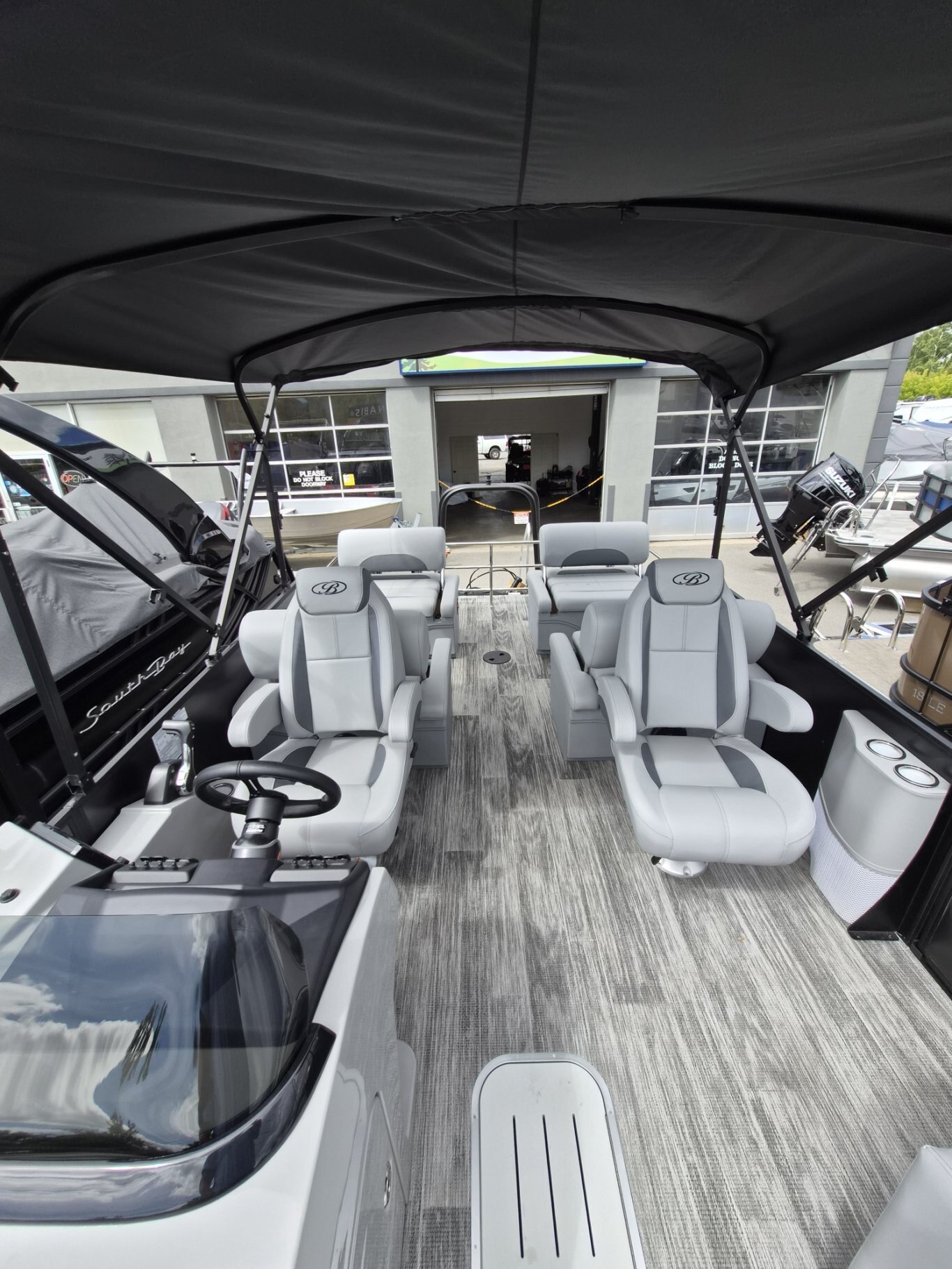 Gorgeous 2026 Bentley 223 Quad Swing Back with Suzuki DF140 Stealth