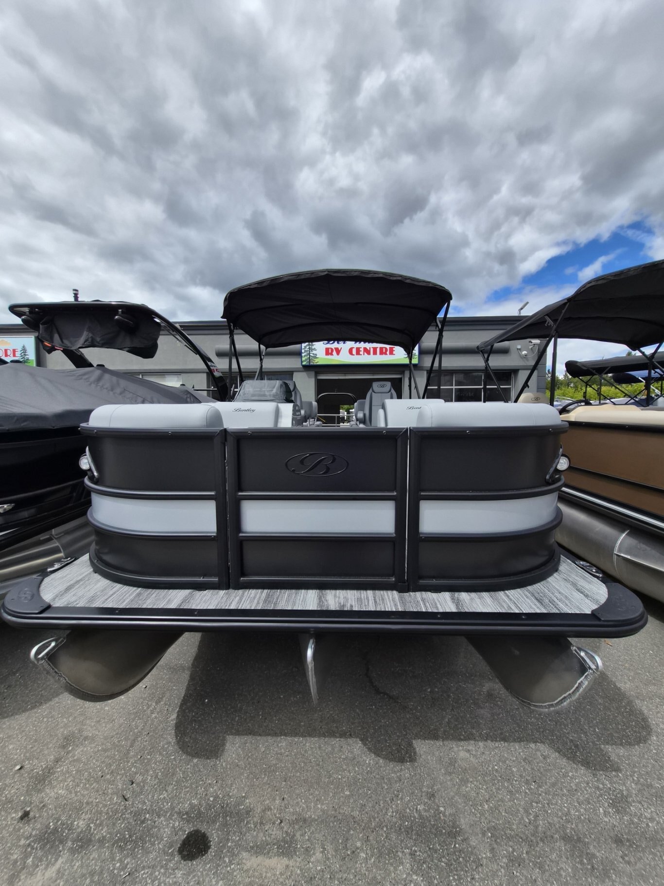 Gorgeous 2026 Bentley 223 Quad Swing Back with Suzuki DF140 Stealth