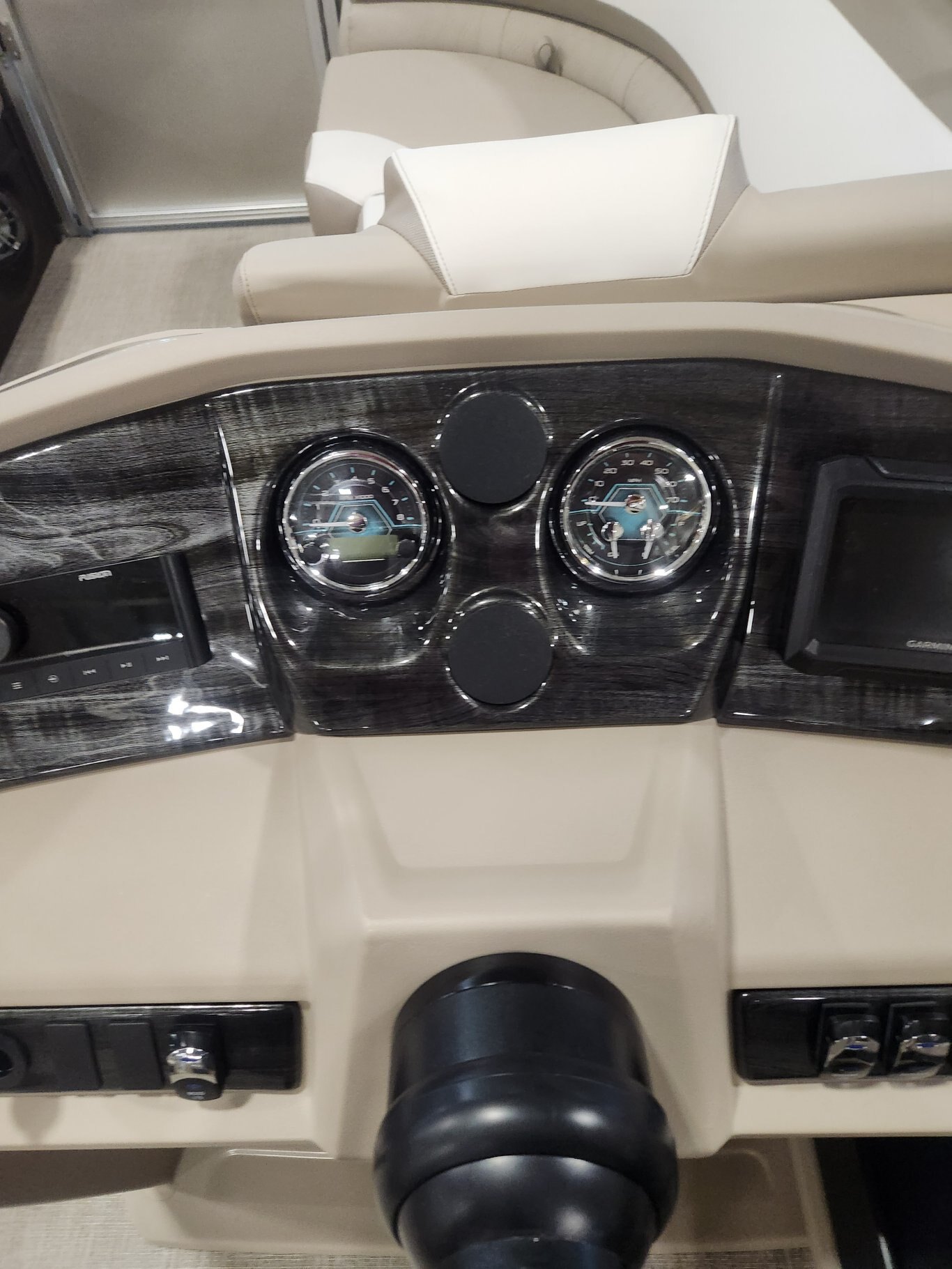 Platinum Edition with Performance Tri Toon Package and Suzuki DF140 Stealth