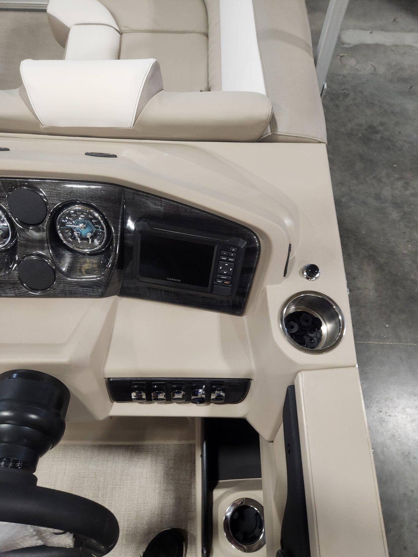 Platinum Edition with Performance Tri Toon Package and Suzuki DF140 Stealth