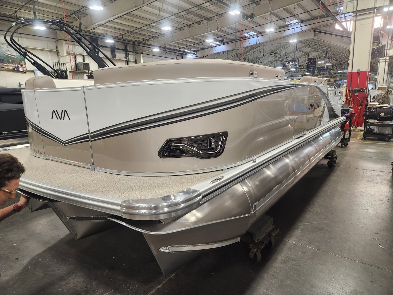 Platinum Edition with Performance Tri Toon Package and Suzuki DF140 Stealth