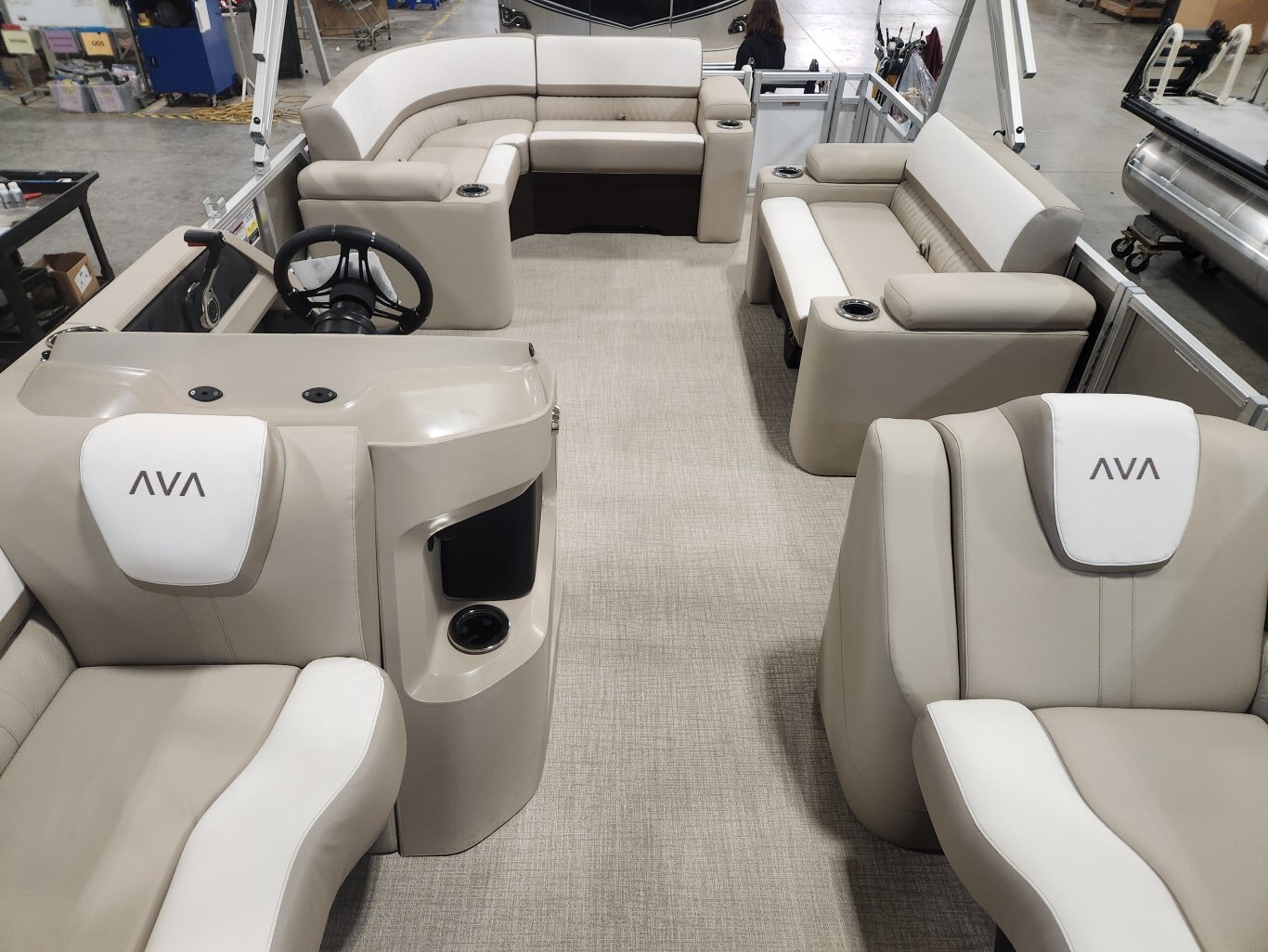 Platinum Edition with Performance Tri Toon Package and Suzuki DF140 Stealth