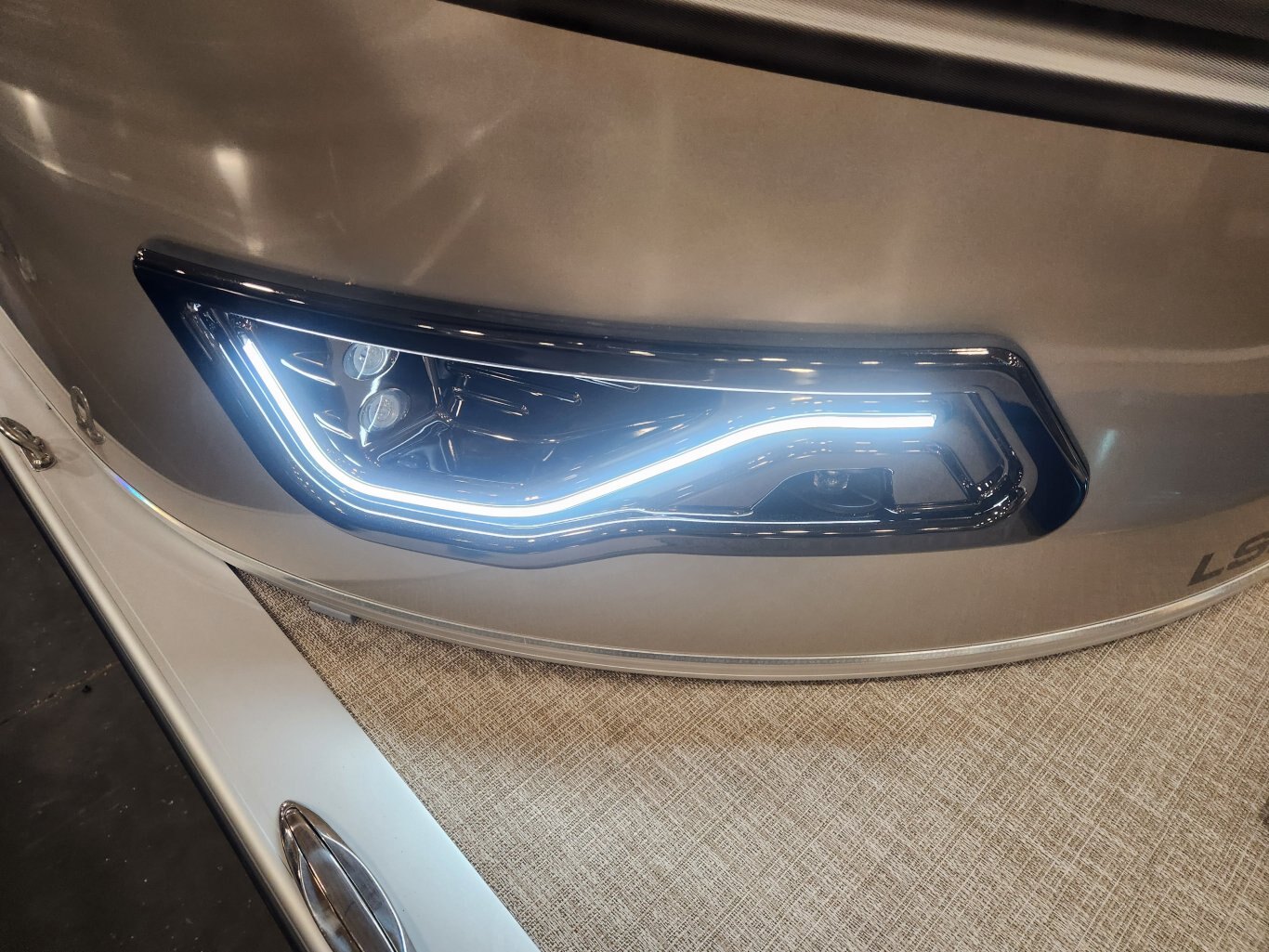 Platinum Edition with Performance Tri Toon Package and Suzuki DF140 Stealth