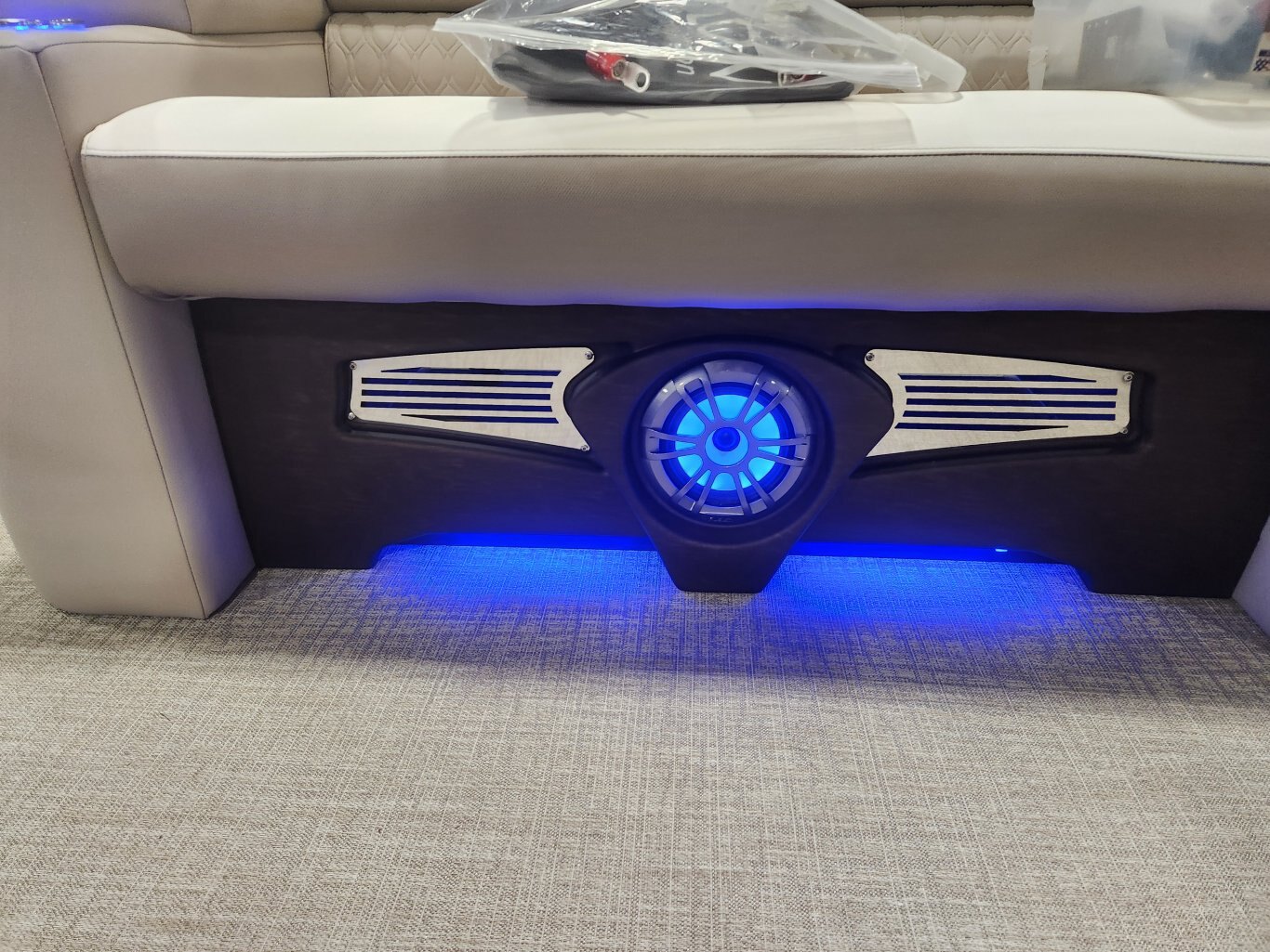 Platinum Edition with Performance Tri Toon Package and Suzuki DF140 Stealth