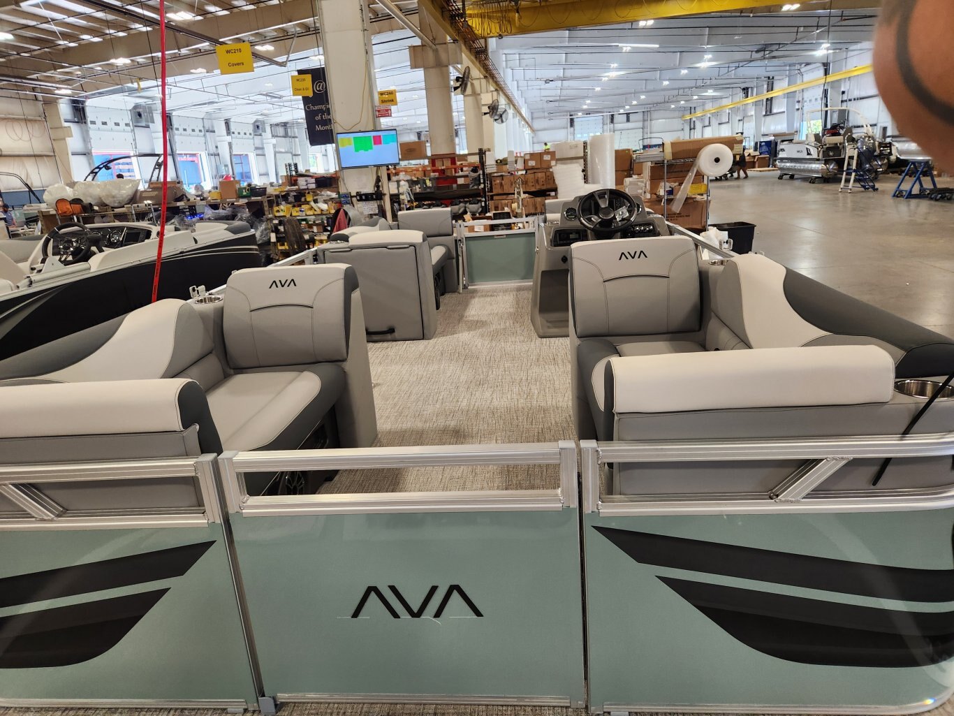 2026 Avalon Venture 21' Quad Lounger – Koolfab Charcoal | Platinum Edition