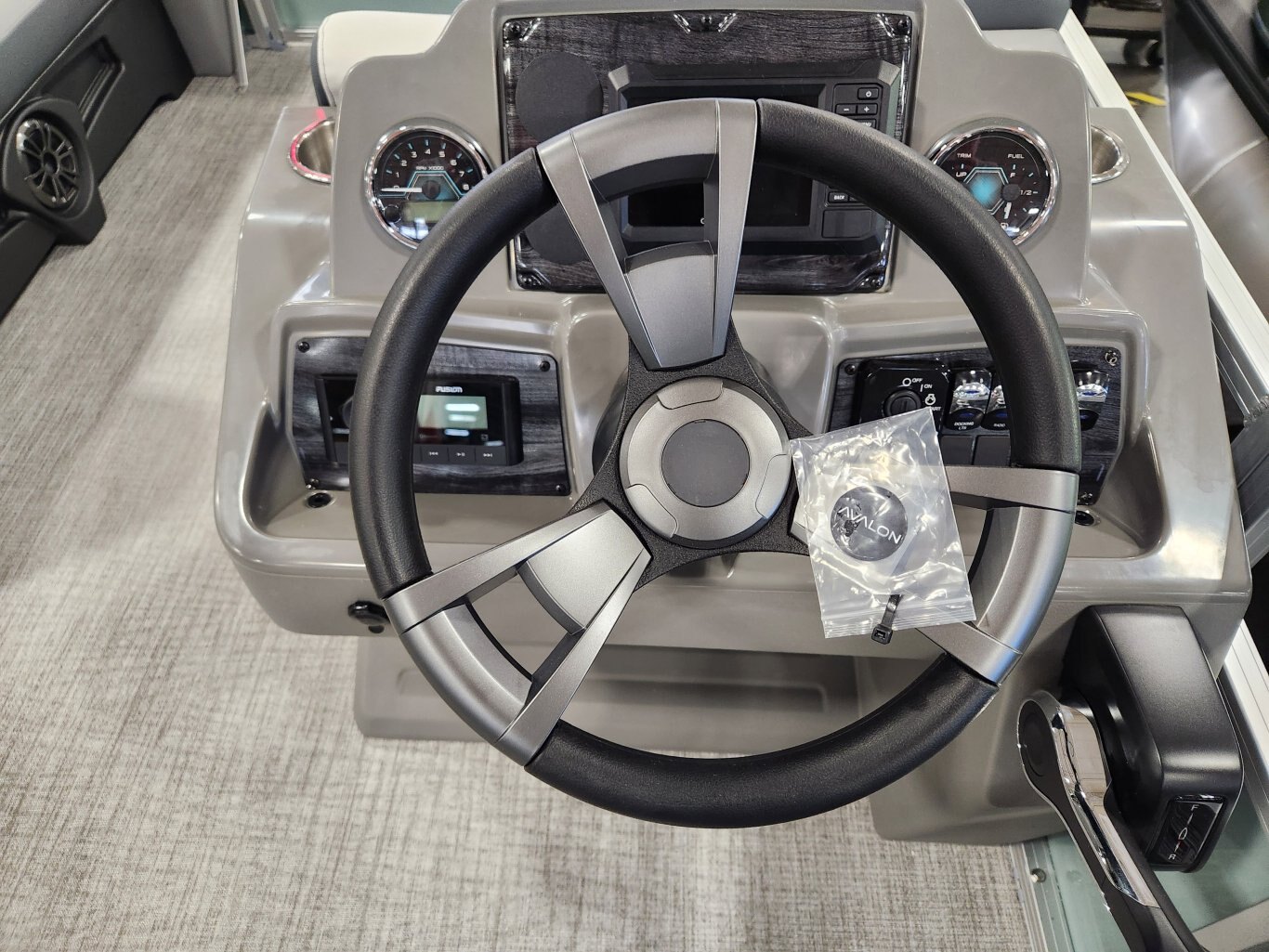 2026 Avalon Venture 21' Quad Lounger – Koolfab Charcoal | Platinum Edition