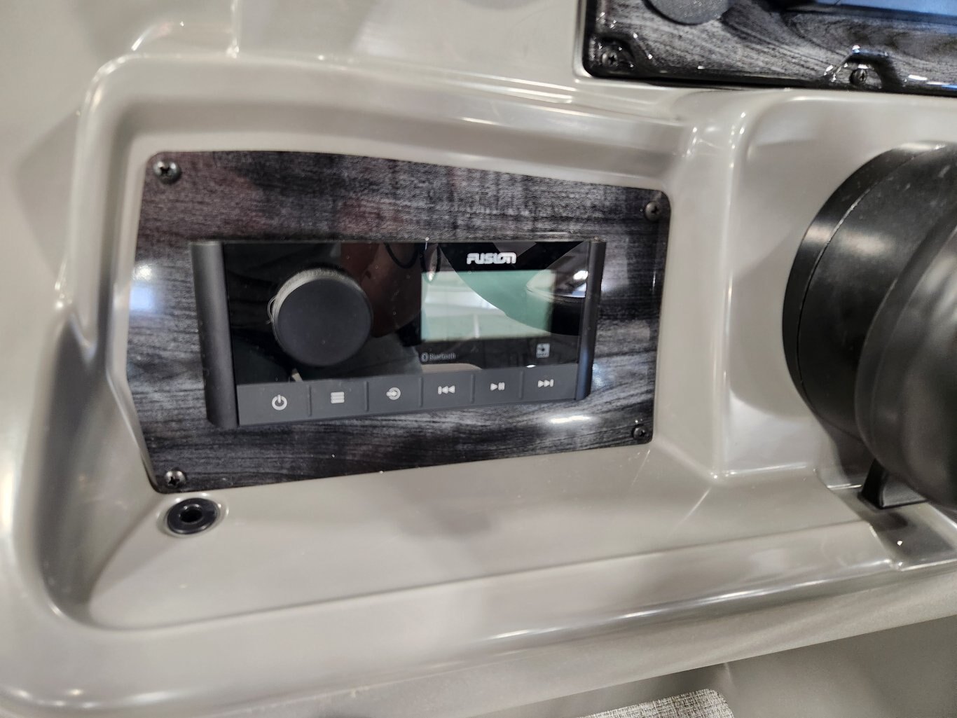 2026 Avalon Venture 21' Quad Lounger – Koolfab Charcoal | Platinum Edition