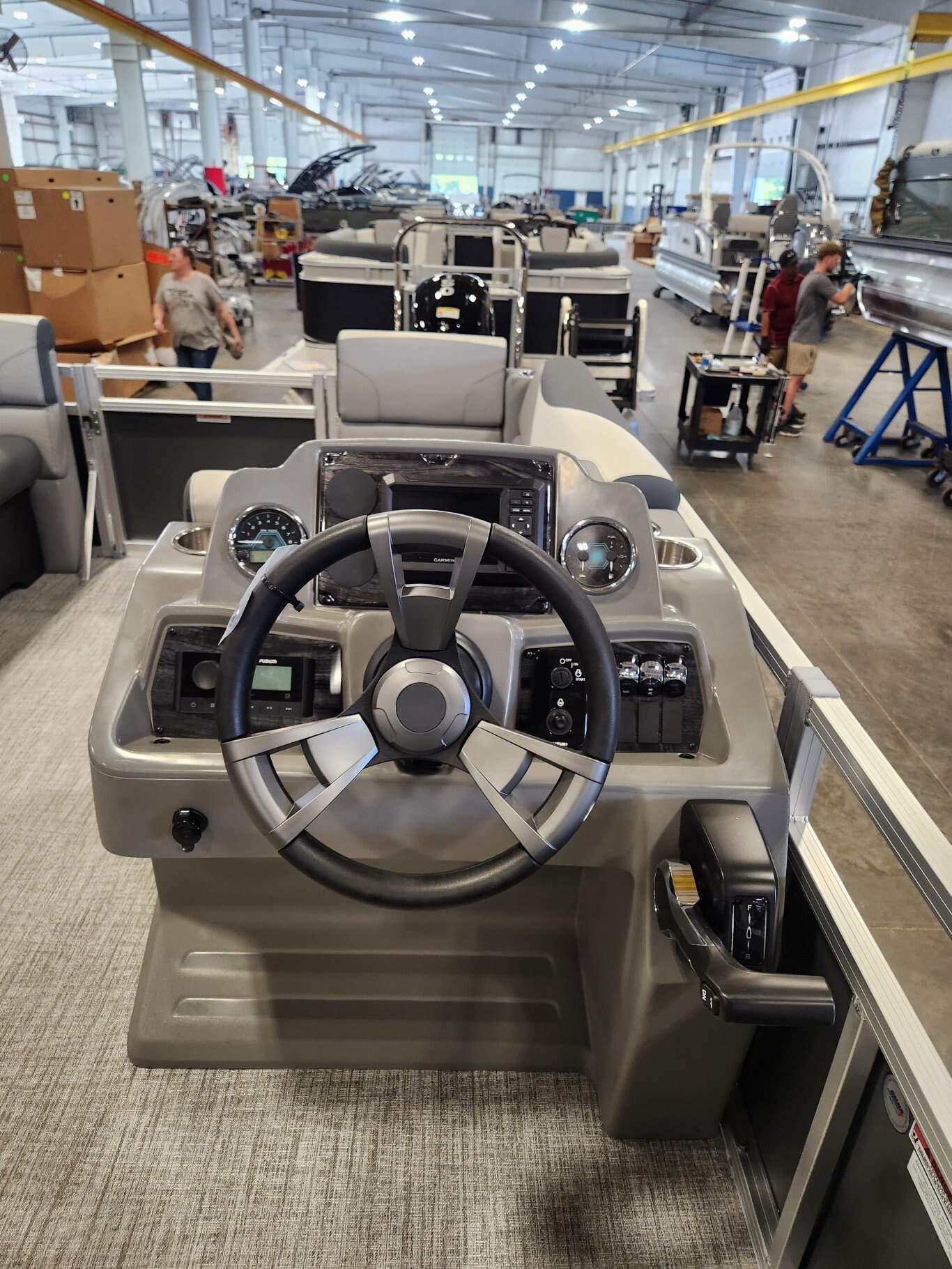 2026 Avalon Venture 21' Quad Lounger – Koolfab Charcoal | Platinum Edition