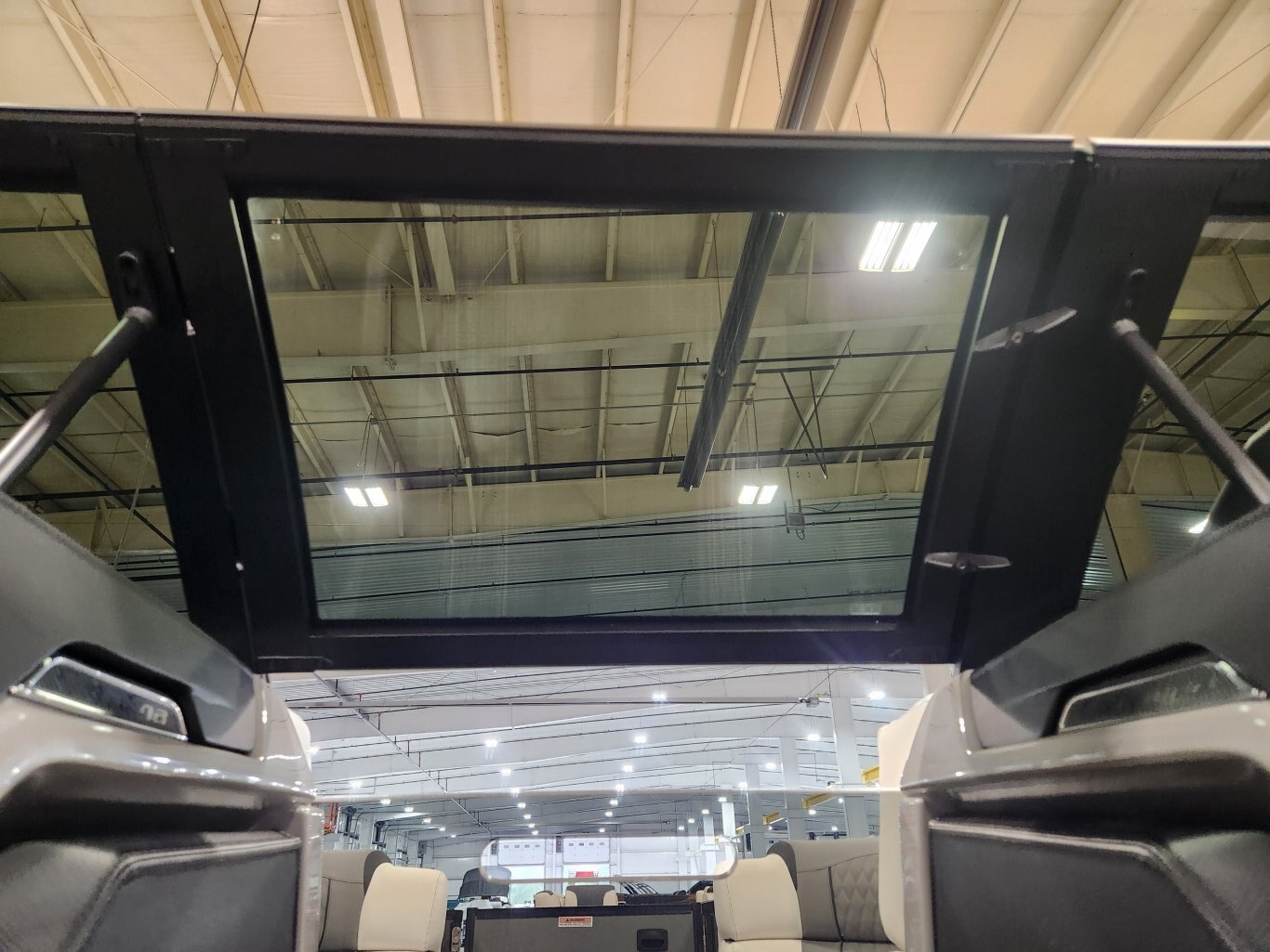 2026 Avalon Catalina 23' Quad Lounger – Shift Windshield | Koolfab Charcoal | Platinum Edition