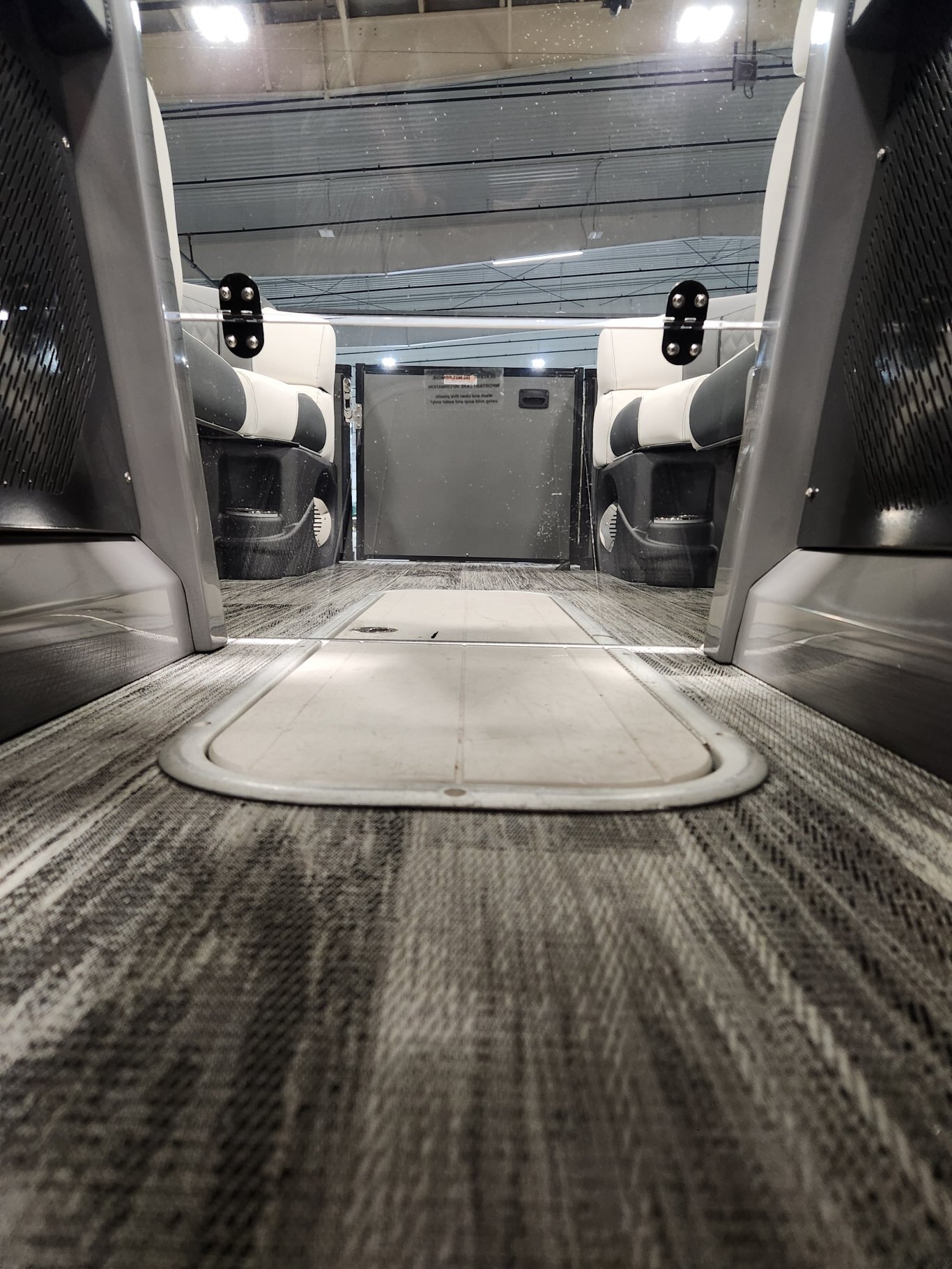 2026 Avalon Catalina 23' Quad Lounger – Shift Windshield | Koolfab Charcoal | Platinum Edition