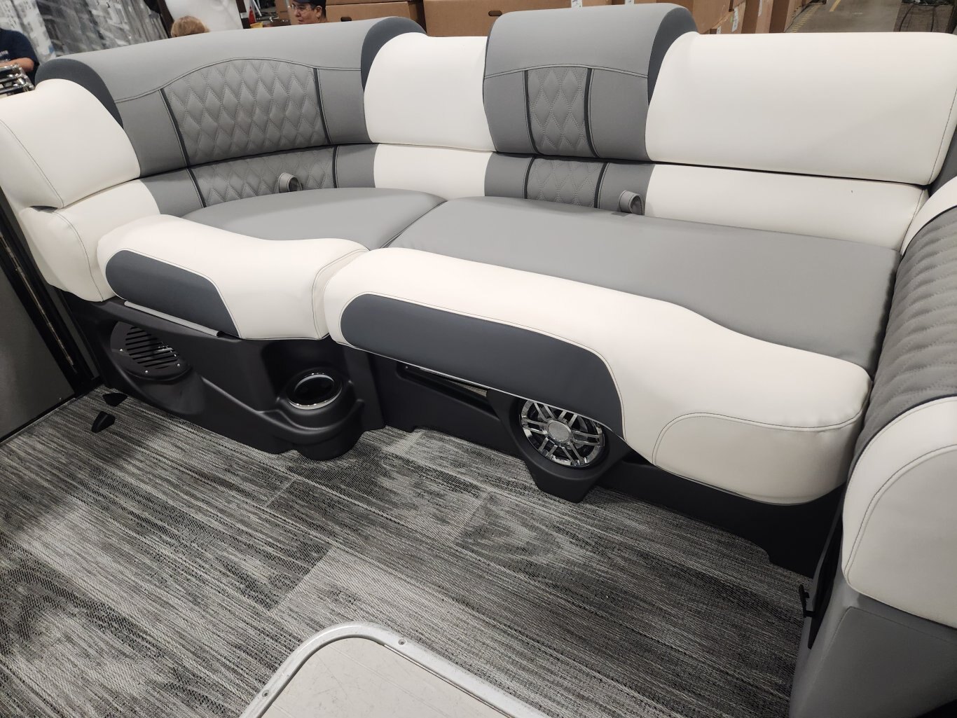 2026 Avalon Catalina 23' Quad Lounger – Shift Windshield | Koolfab Charcoal | Platinum Edition