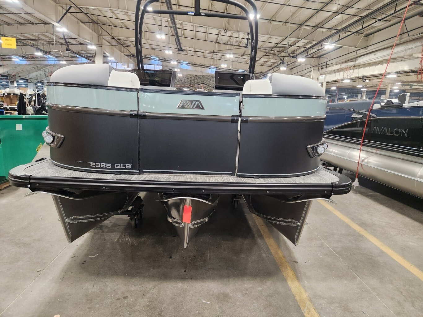2026 Avalon Catalina 23' Quad Lounger – Shift Windshield | Koolfab Charcoal | Platinum Edition