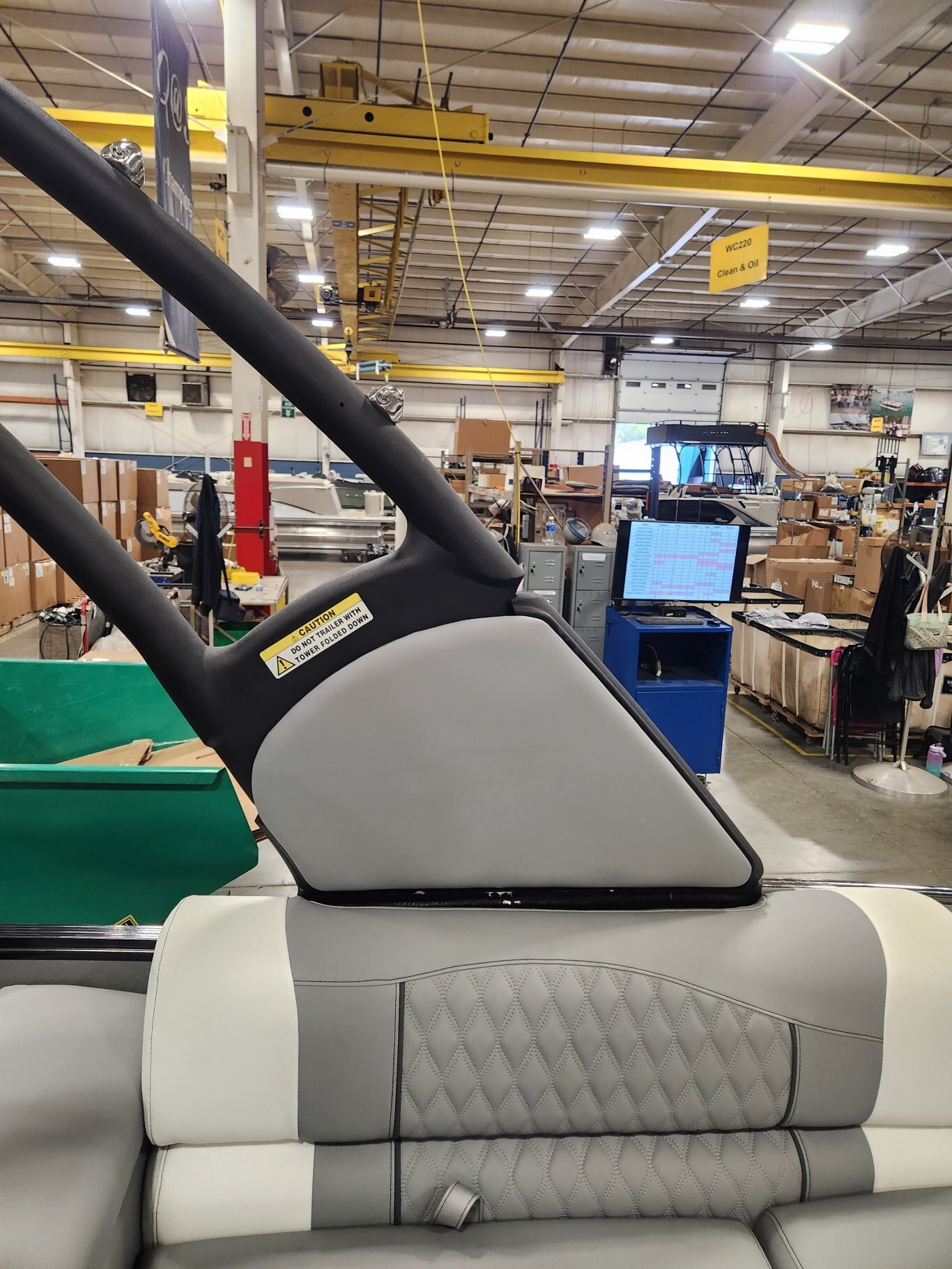 2026 Avalon Catalina 23' Quad Lounger – Shift Windshield | Koolfab Charcoal | Platinum Edition