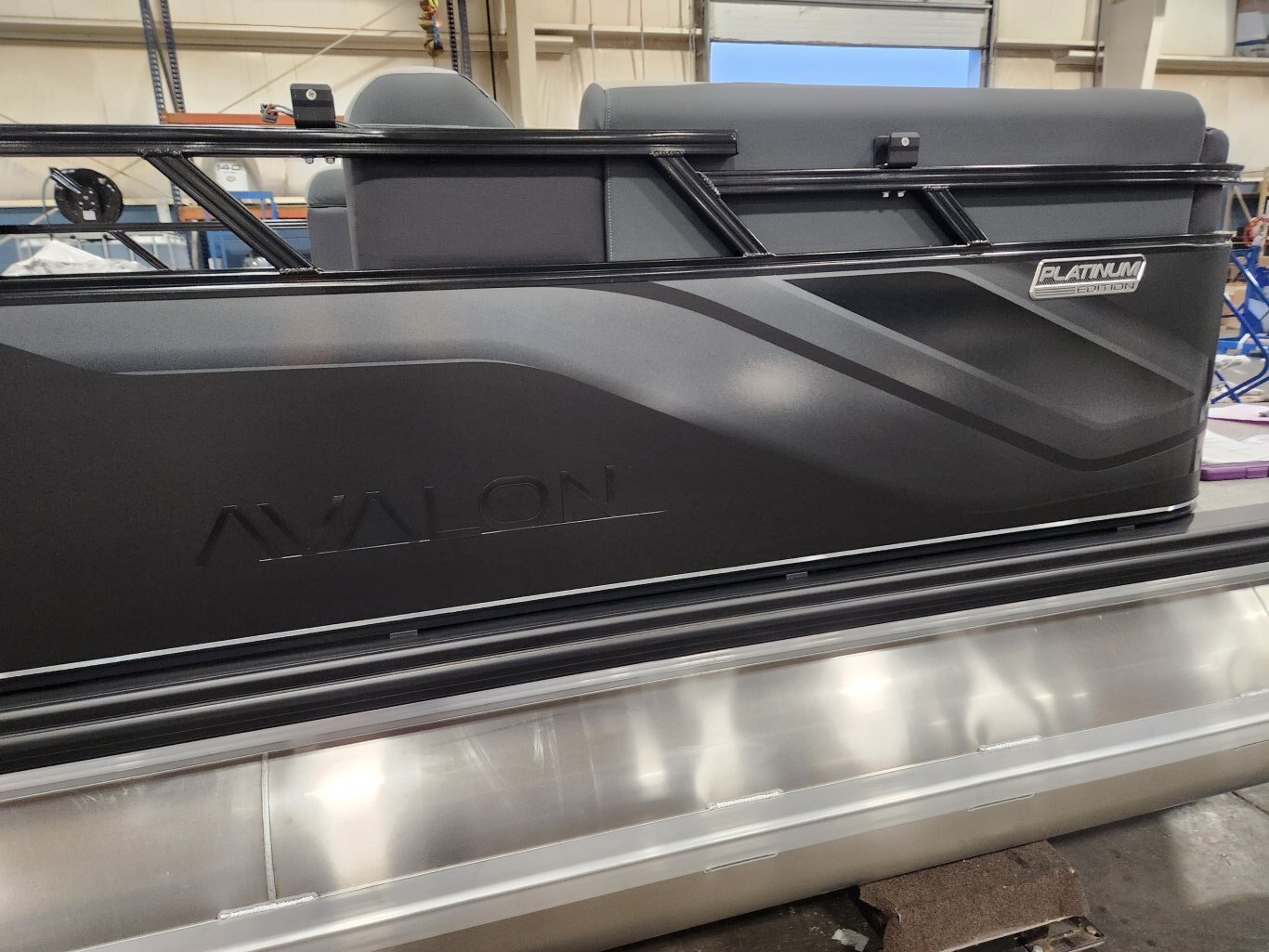 2026 Avalon 21 Venture Quad Lounger