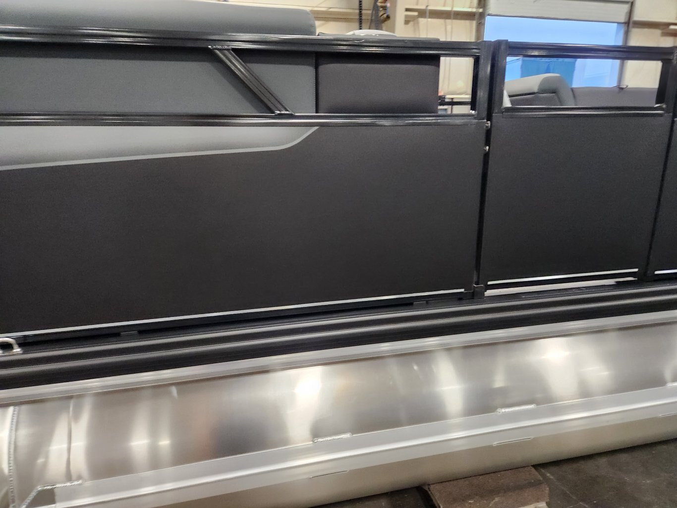 2026 Avalon 21 Venture Quad Lounger