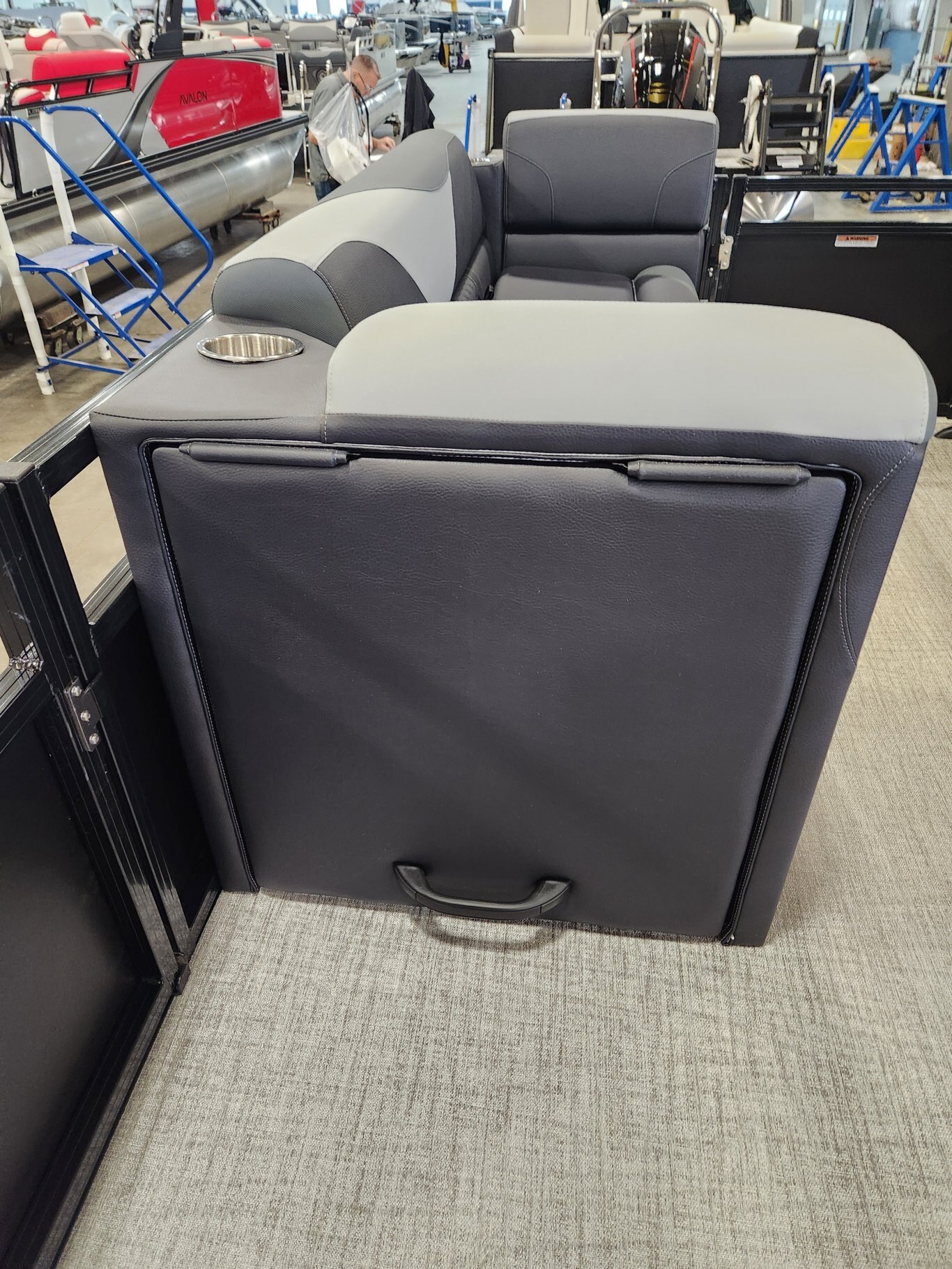 2026 Avalon 21 Venture Quad Lounger