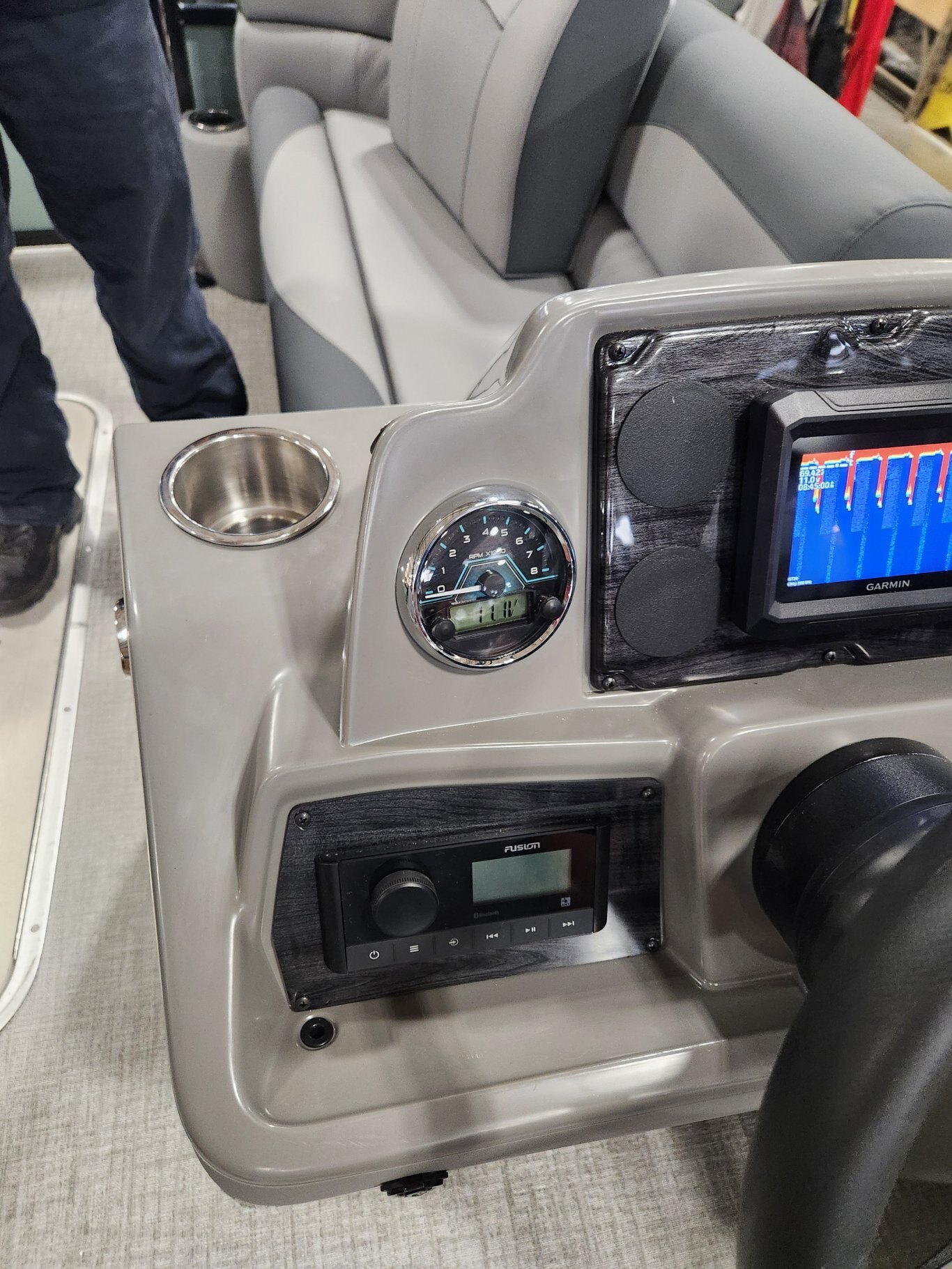 2026 Avalon 21' 85 VRB Venture Platinum