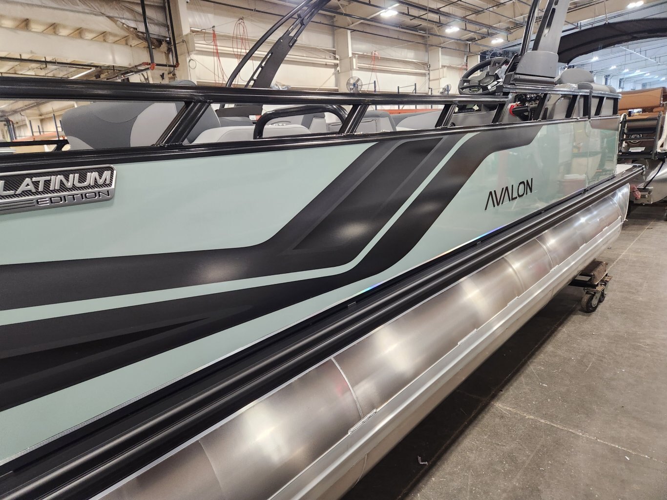 2026 Avalon 21' 85 VRB Venture Platinum