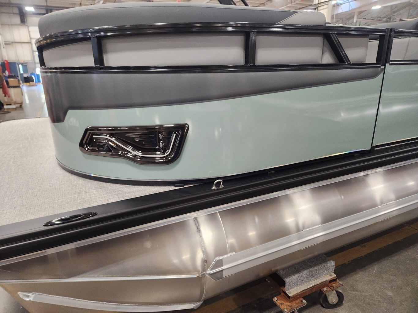 2026 Avalon 21' 85 VRB Venture Platinum