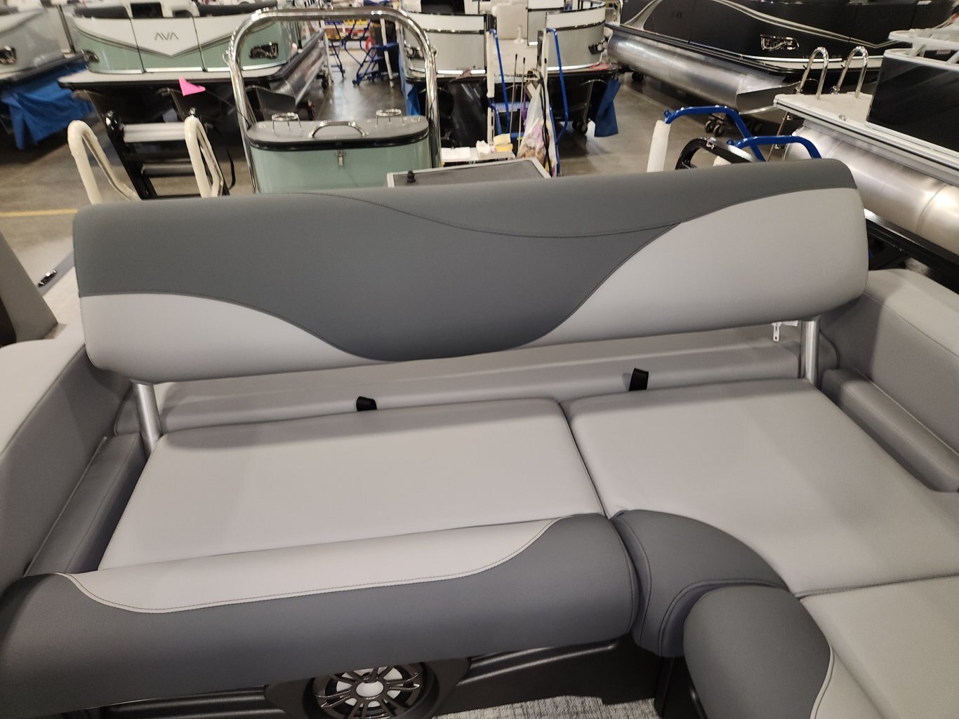 2026 Avalon 21' 85 VRB Venture Platinum