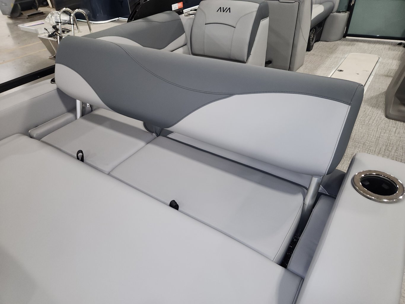 2026 Avalon 21' 85 VRB Venture Platinum