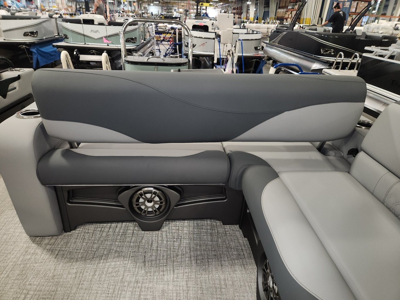 2026 Avalon 21' 85 VRB Venture Platinum