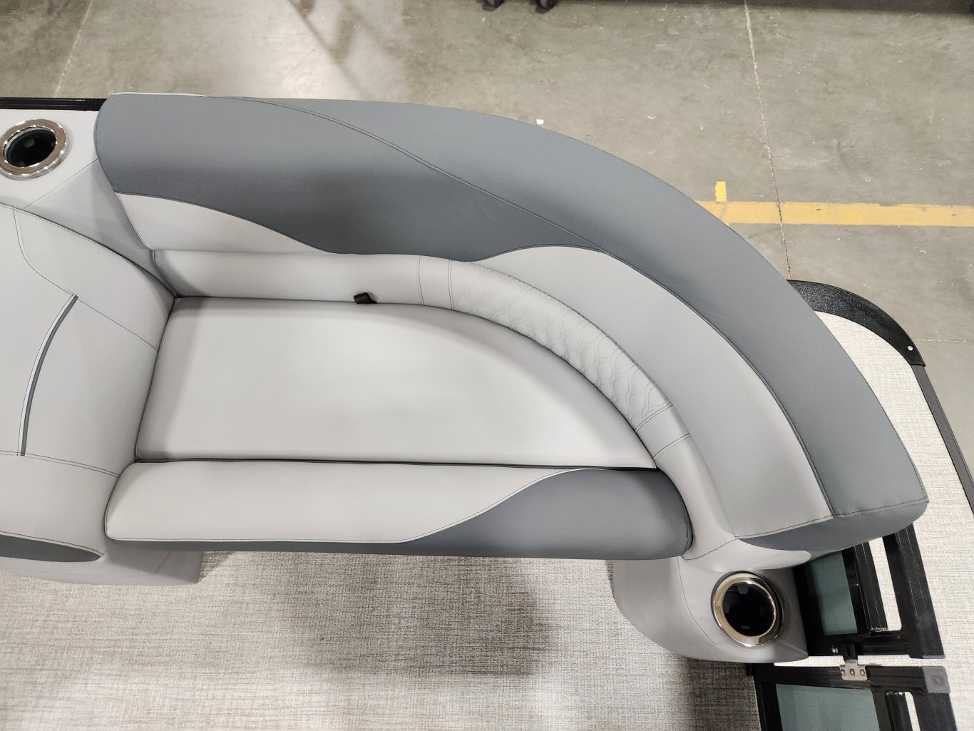 2026 Avalon 21' 85 VRB Venture Platinum