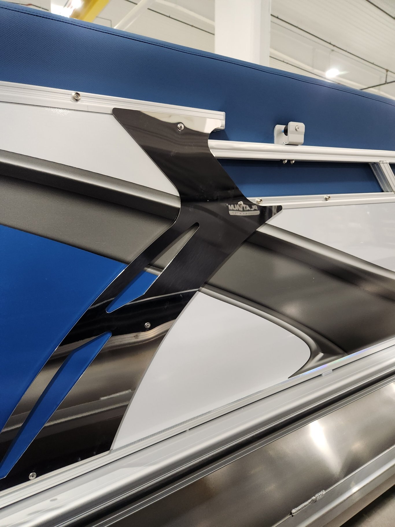 2026 Avalon 2385 QL LSZ PLATINUM