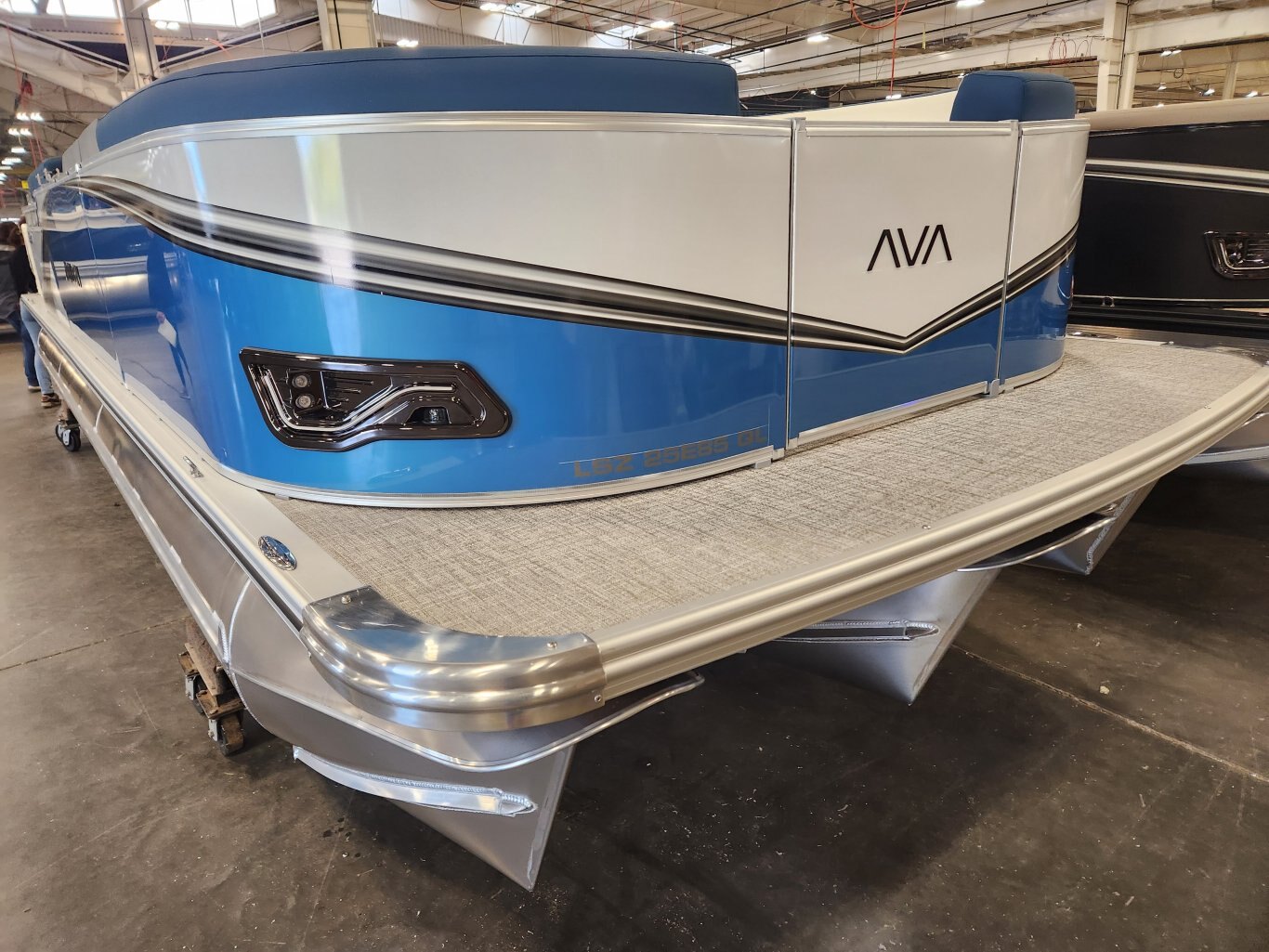 2026 Avalon 2385 QL LSZ PLATINUM